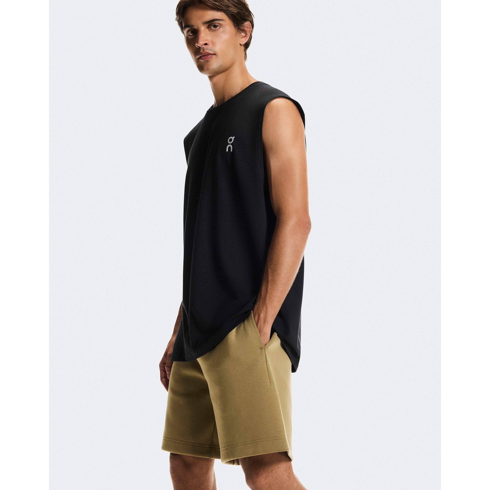 On Focus Tech Shorts Nutmeg