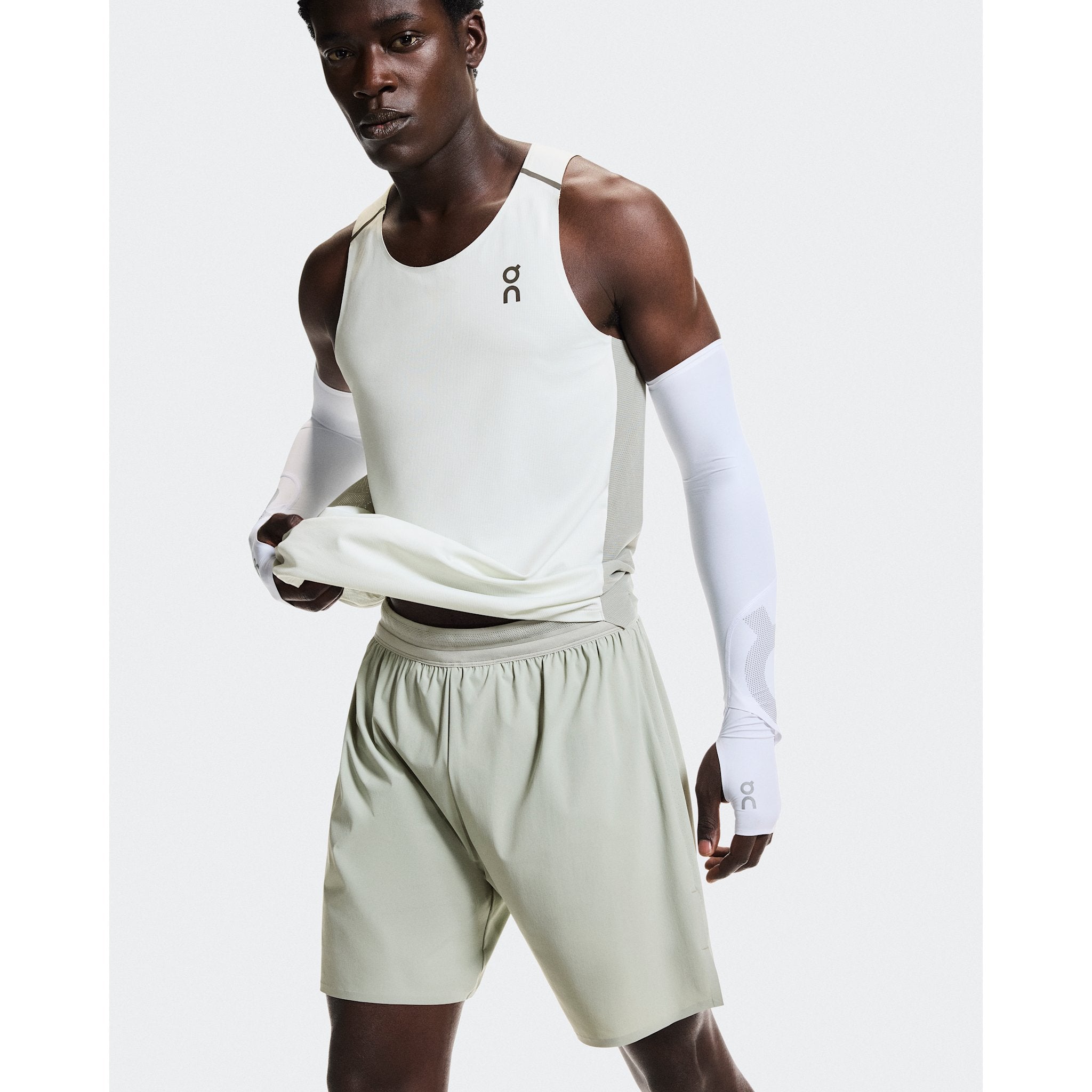 On 7" Performance Shorts Tin