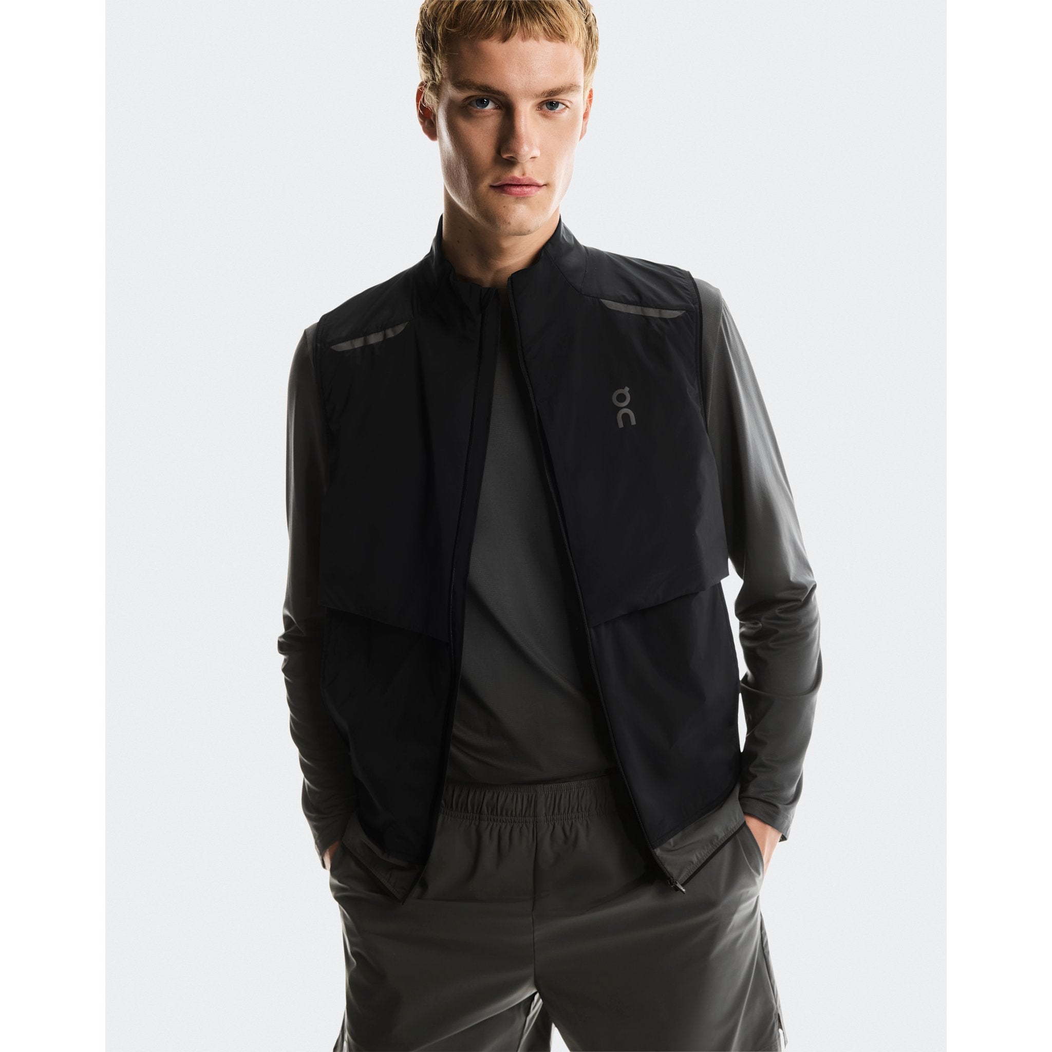 On Weather Vest Black | Eclipse