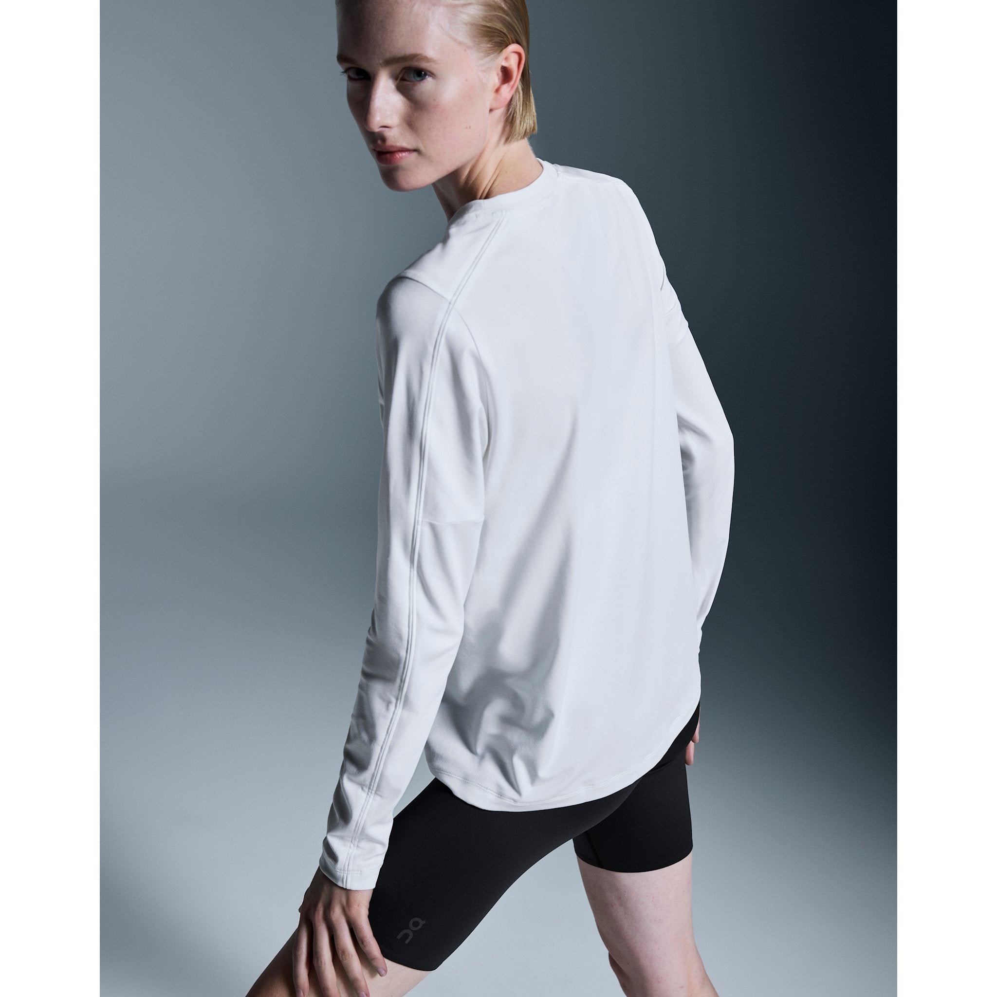 On Focus Long-T White