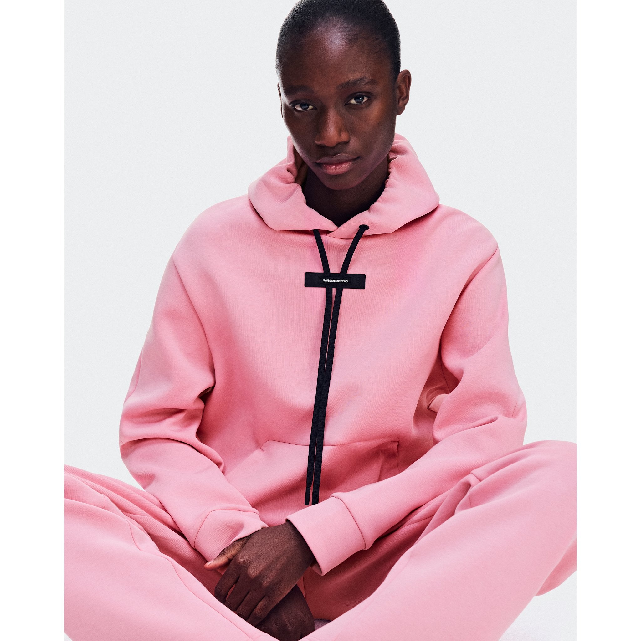 On Focus Tech Hoodie Magnolia