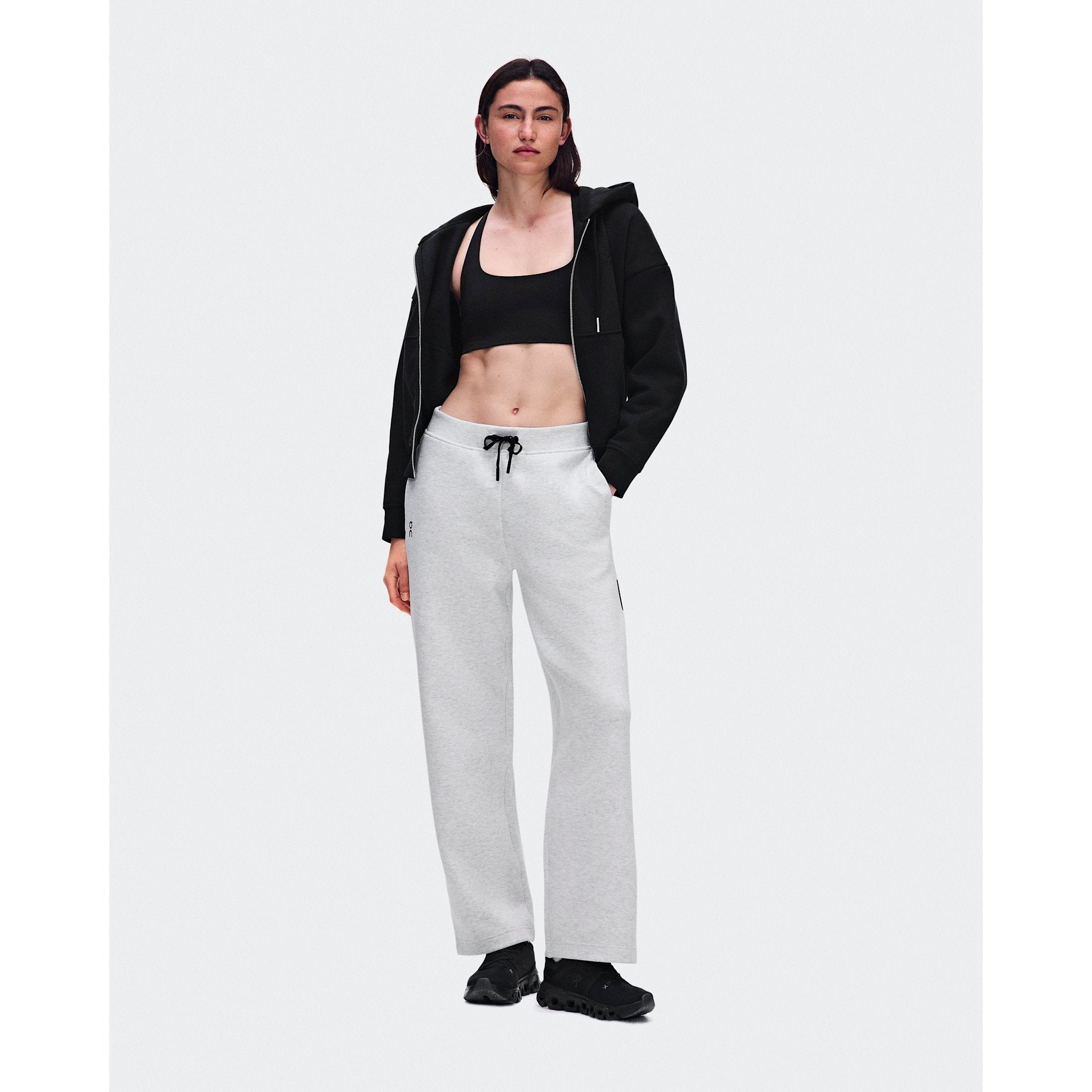 On Focus Tech Sweatpants Crater