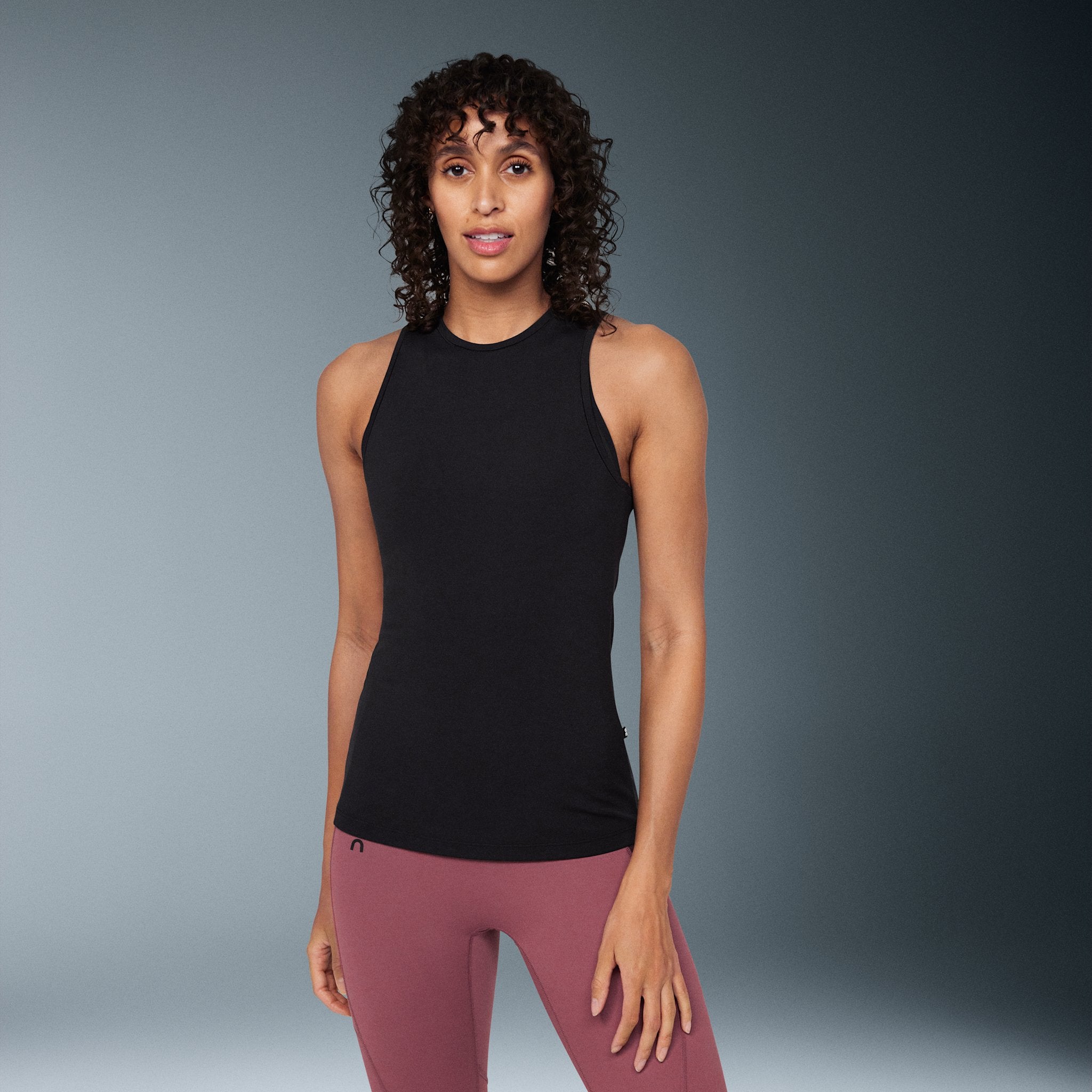 On Movement Tank Black