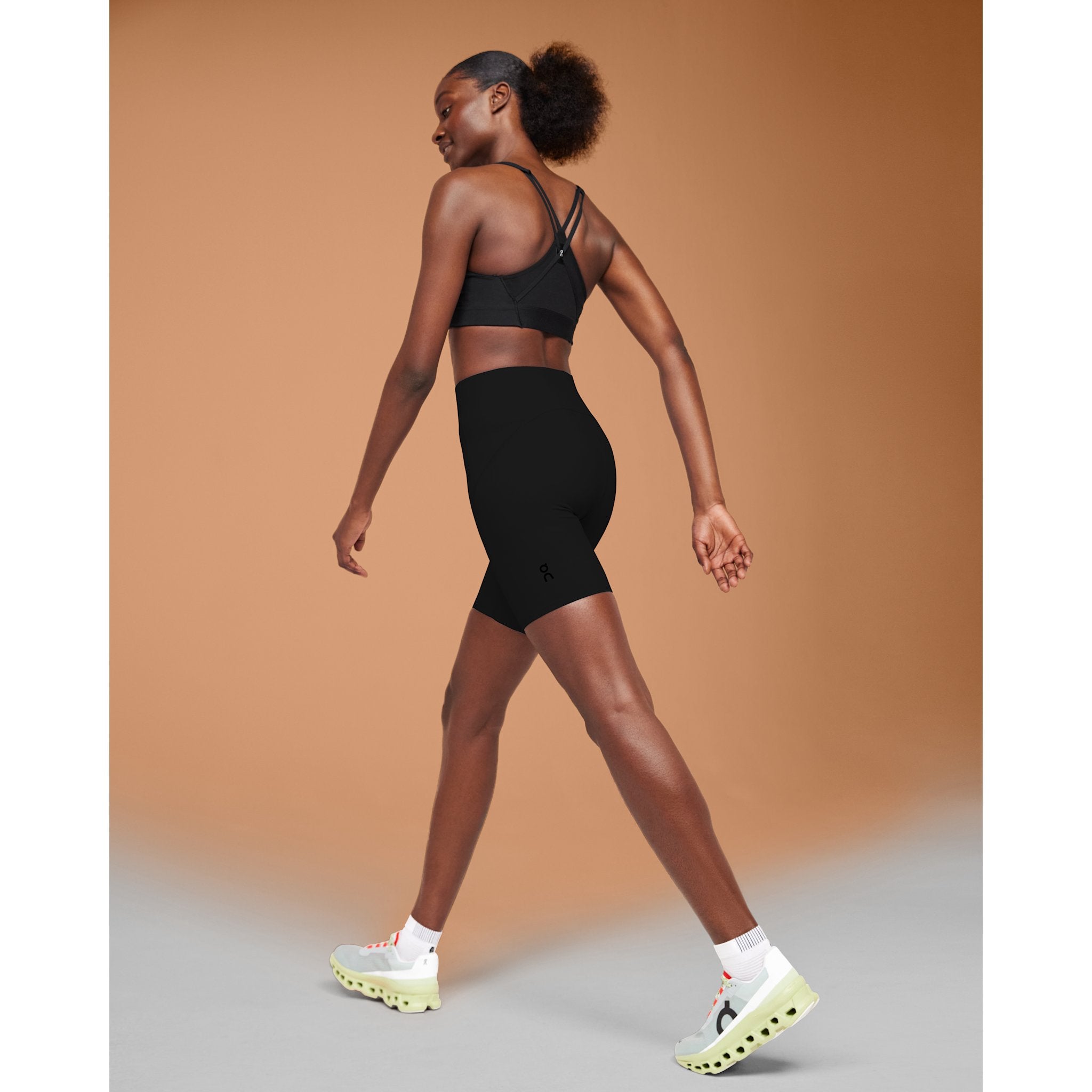 On Movement Tights Short Black