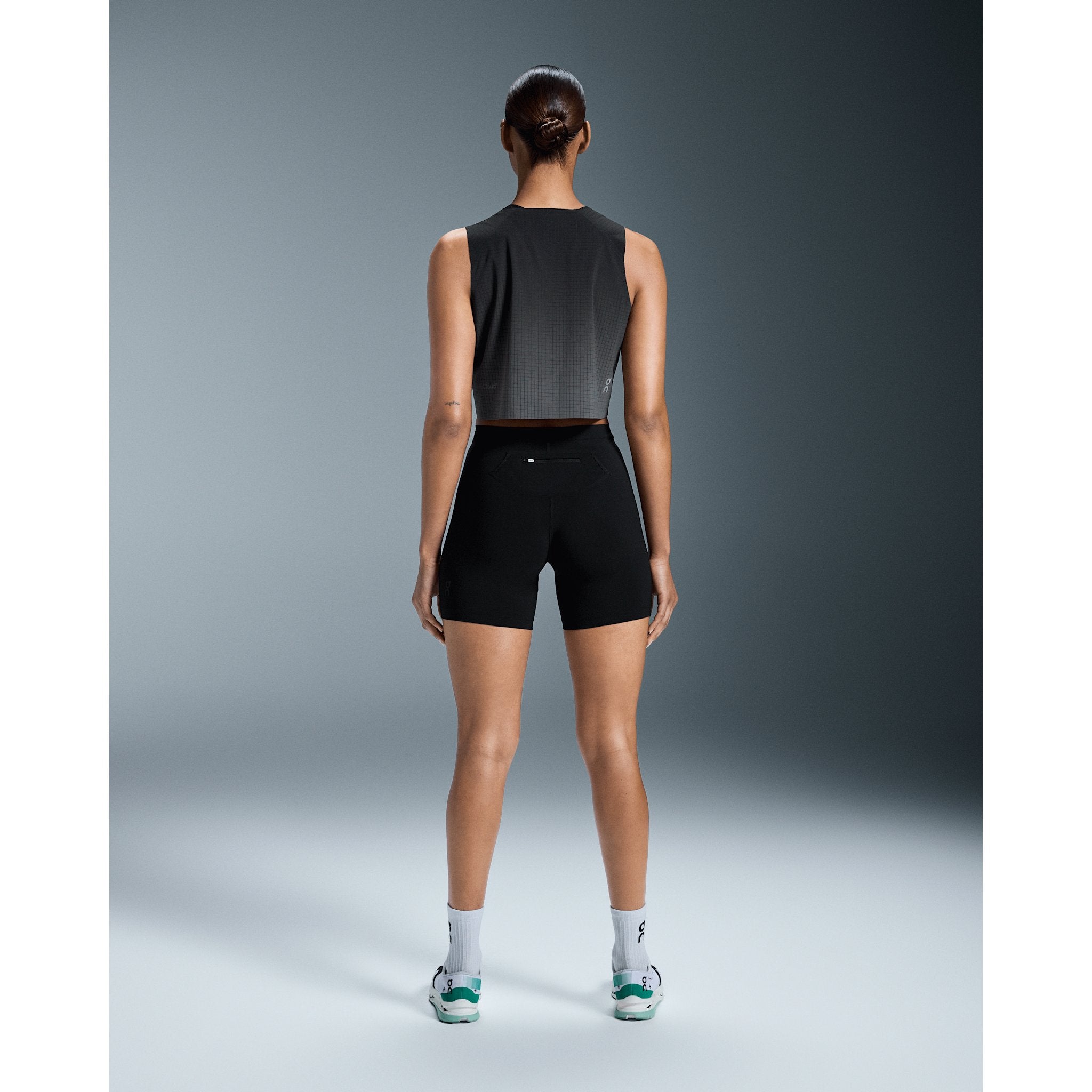 On Pace Tank Black | Iron