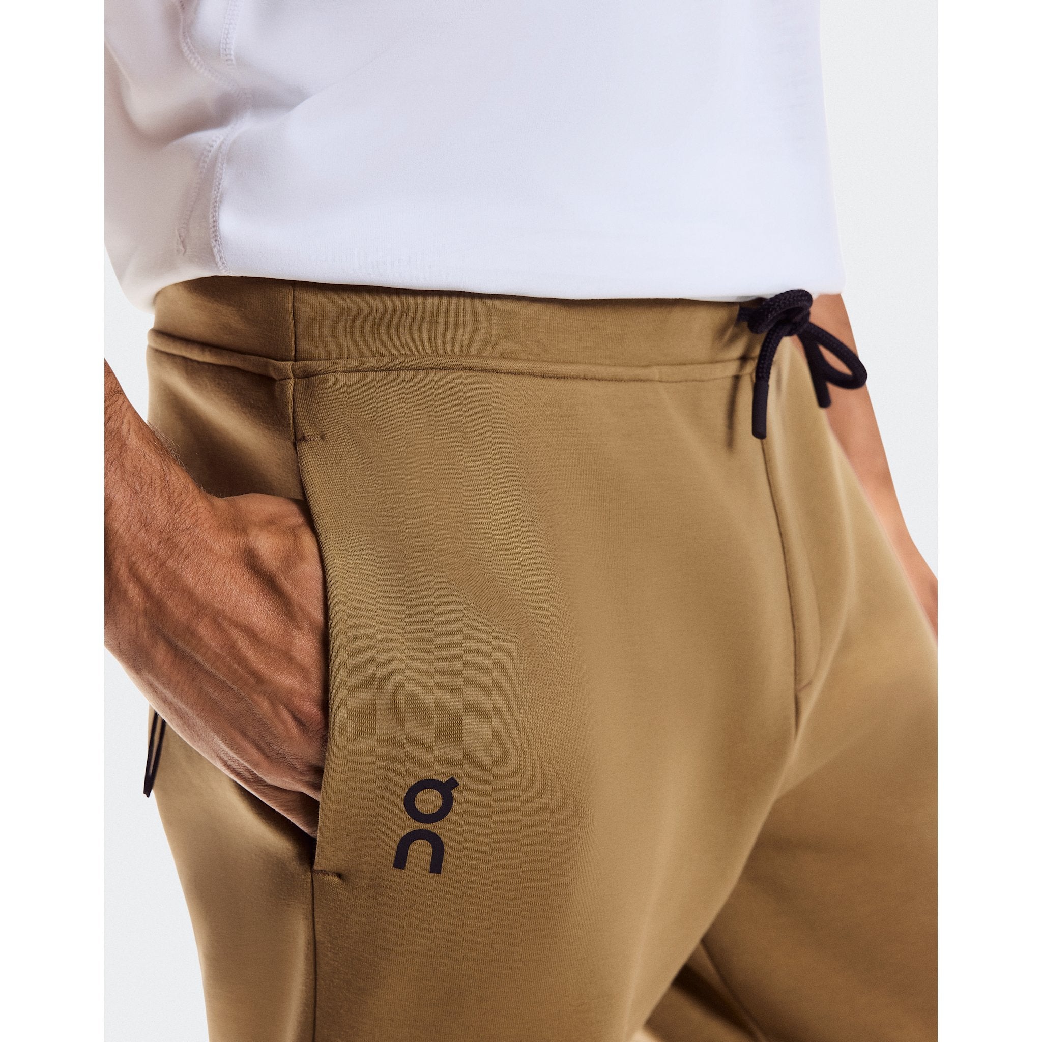 On Focus Tech Sweatpants Nutmeg