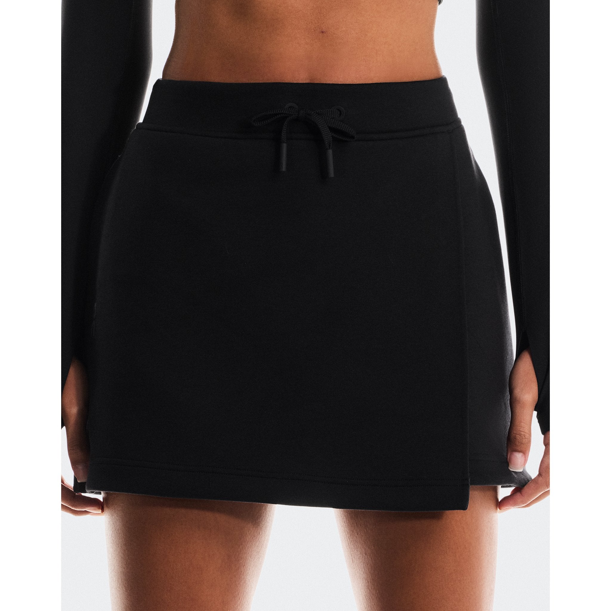 On Focus Tech Skirt Black