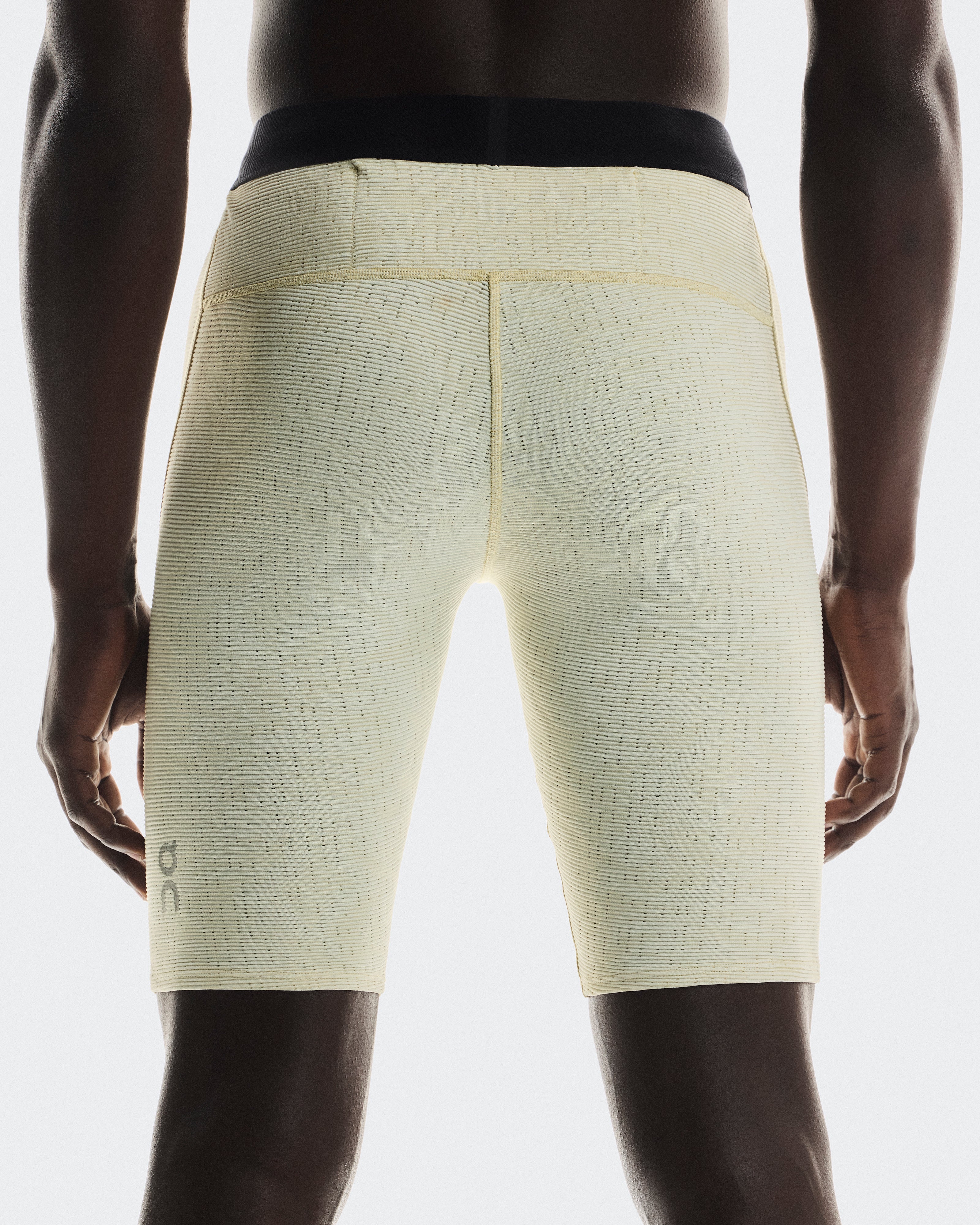 On Pace Tights Short Taupe