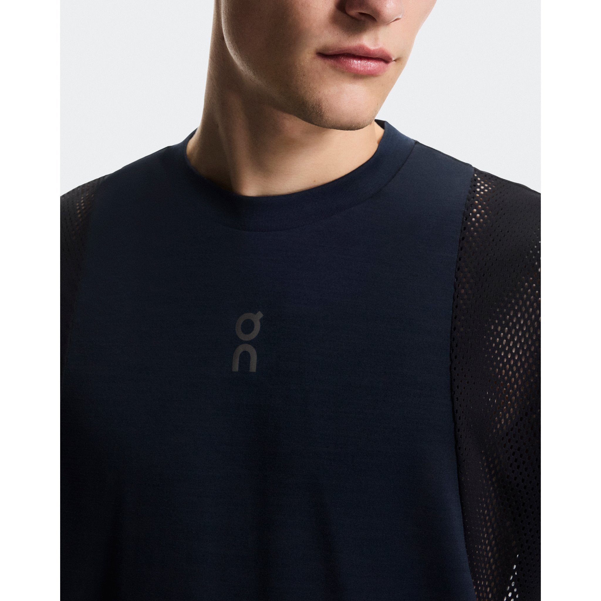On Train Volt-T Navy