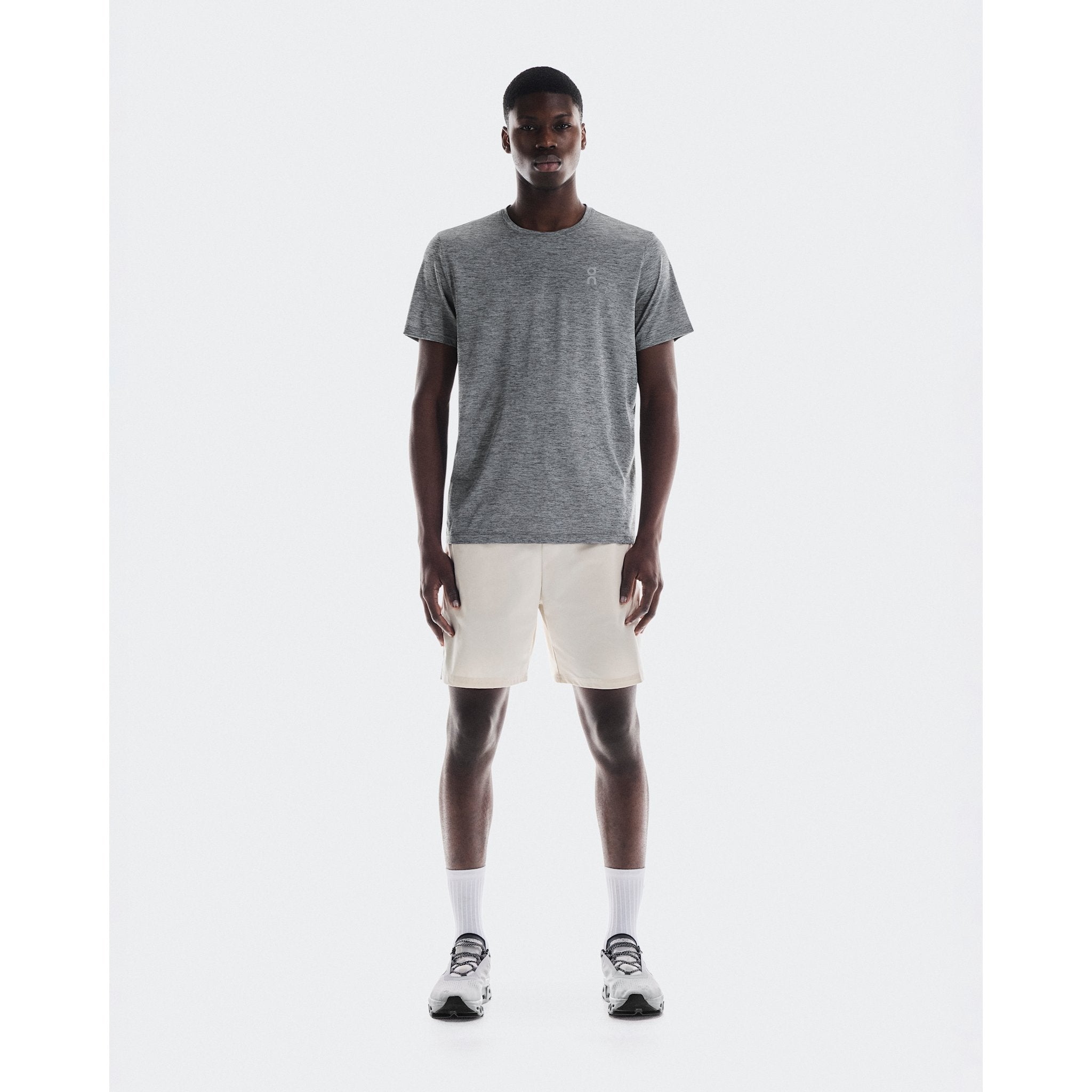 On 7" Core Shorts Sand