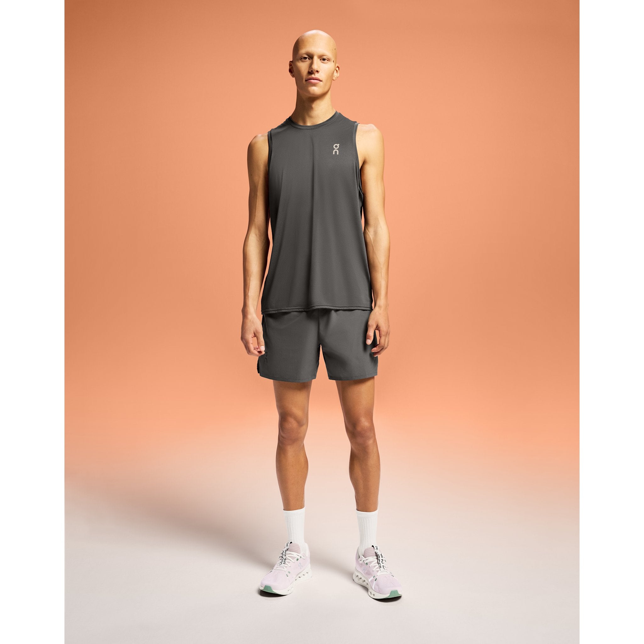 On Essential Shorts Shadow
