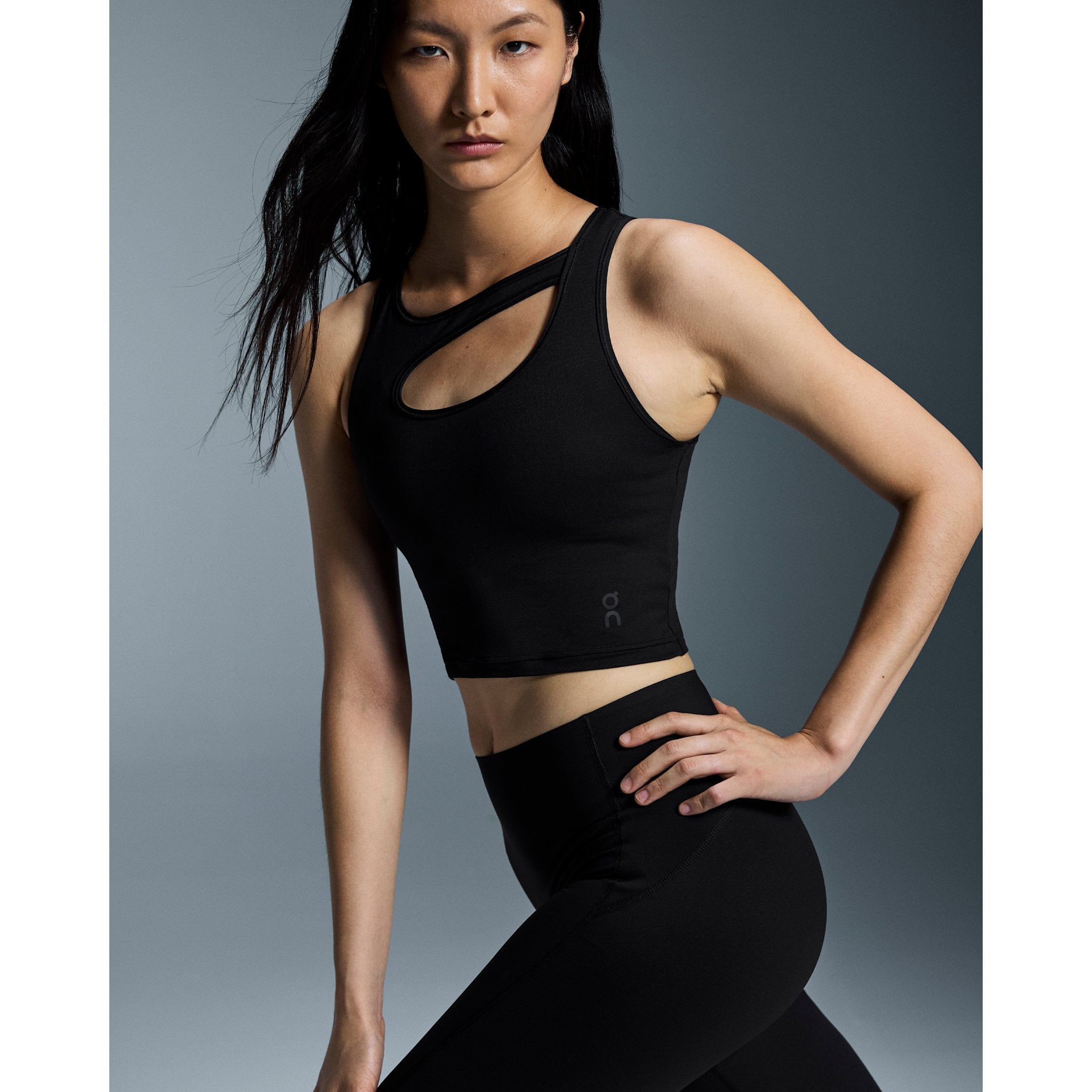 On Studio Cut-Out Crop Black