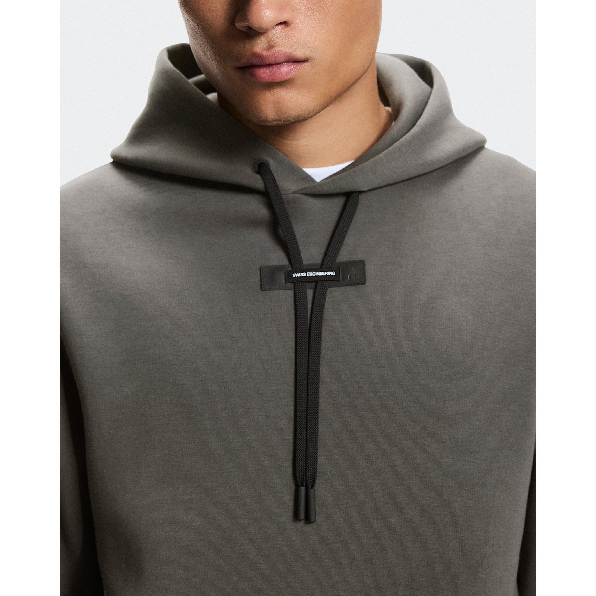 On Focus Tech Hoodie Shadow