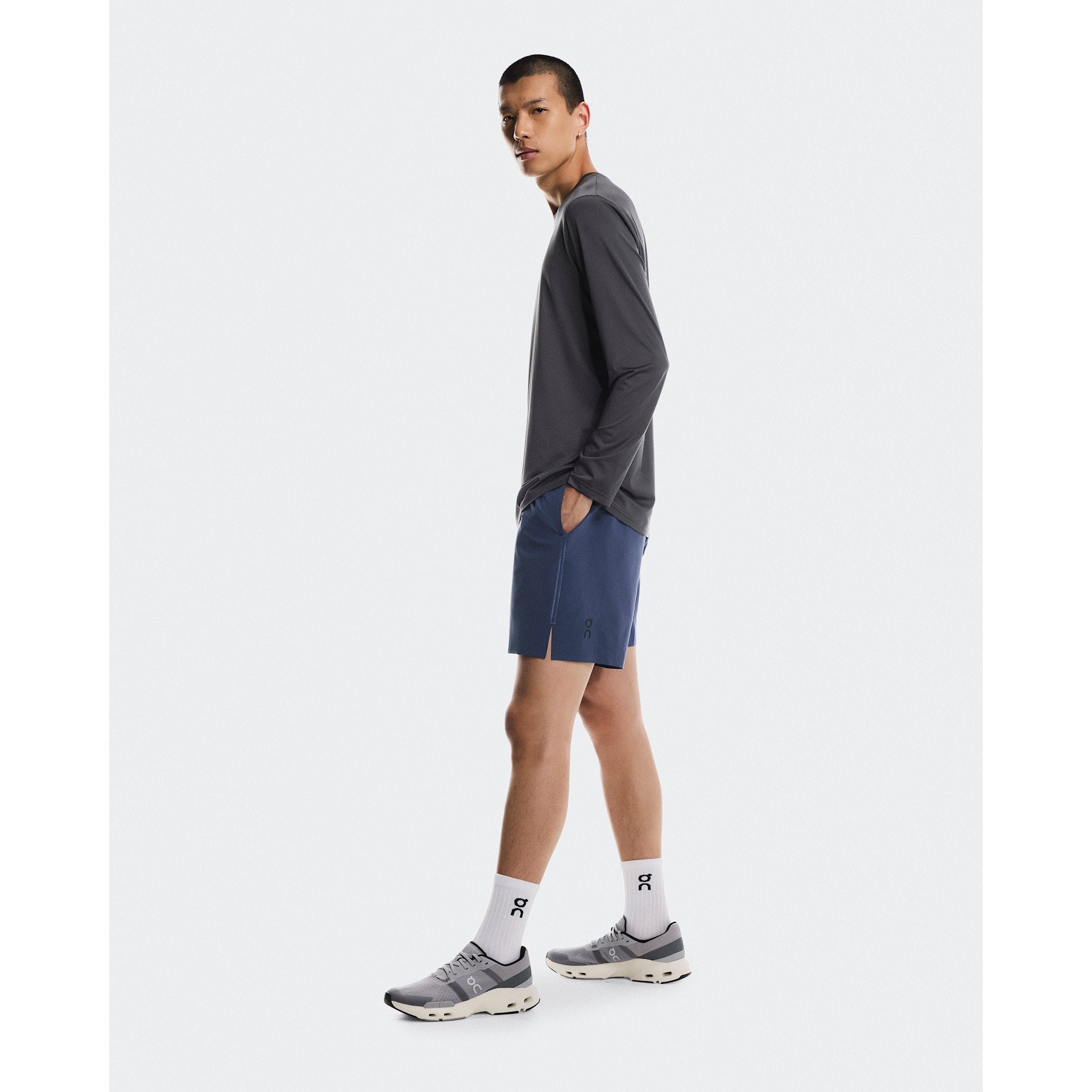 On Focus Shorts Acai