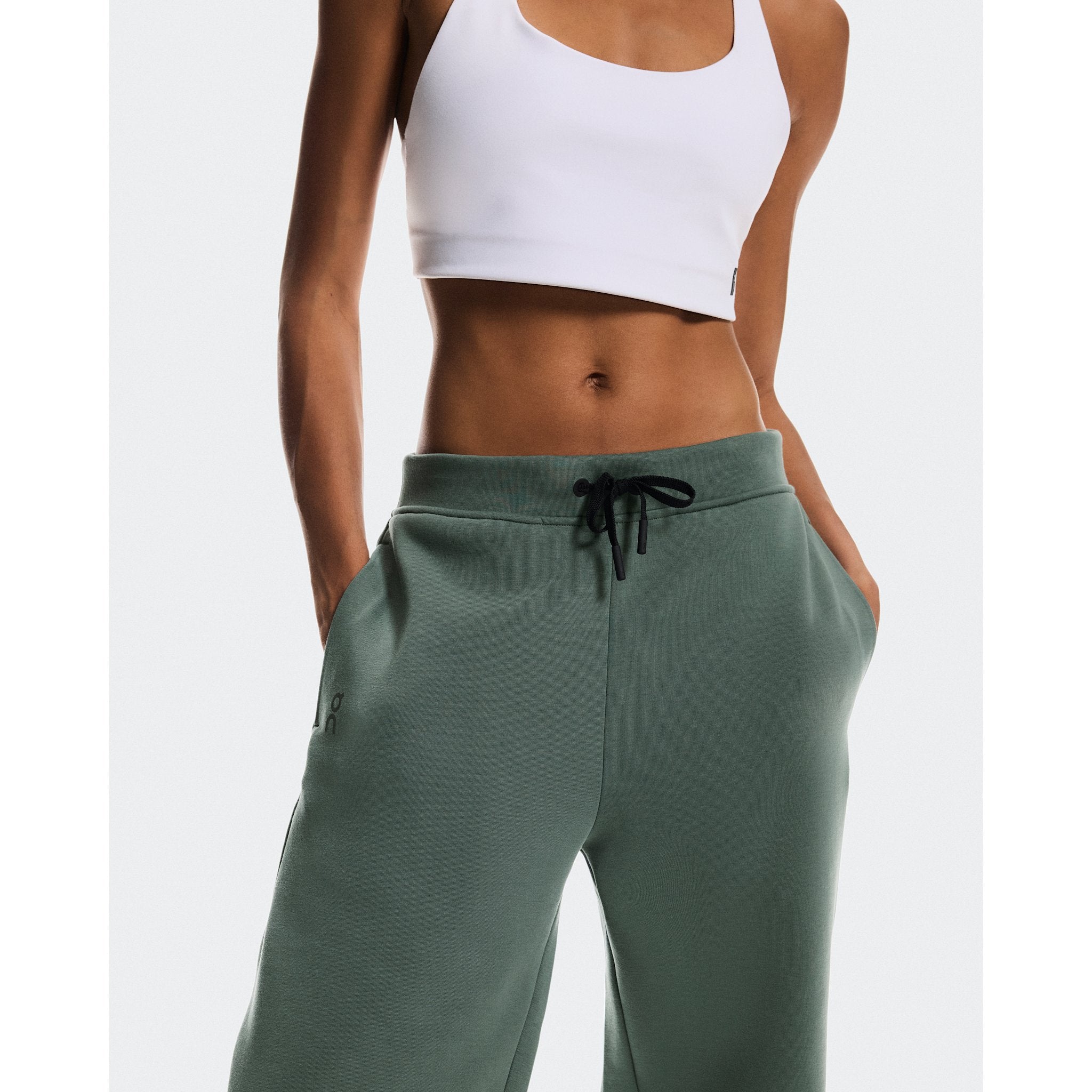 On Focus Tech Sweatpants Olive