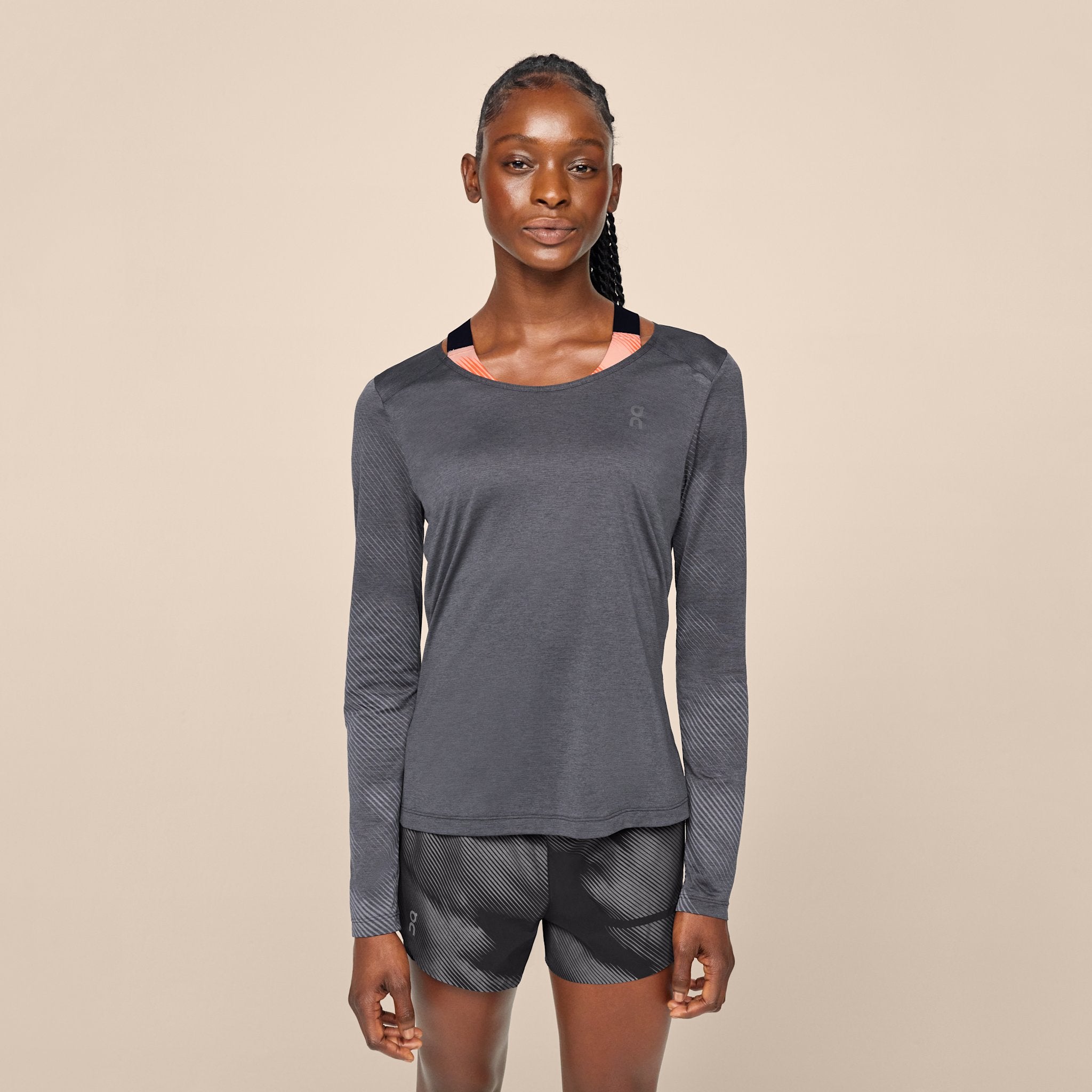 On Performance Long-T Lumos Black | Iron