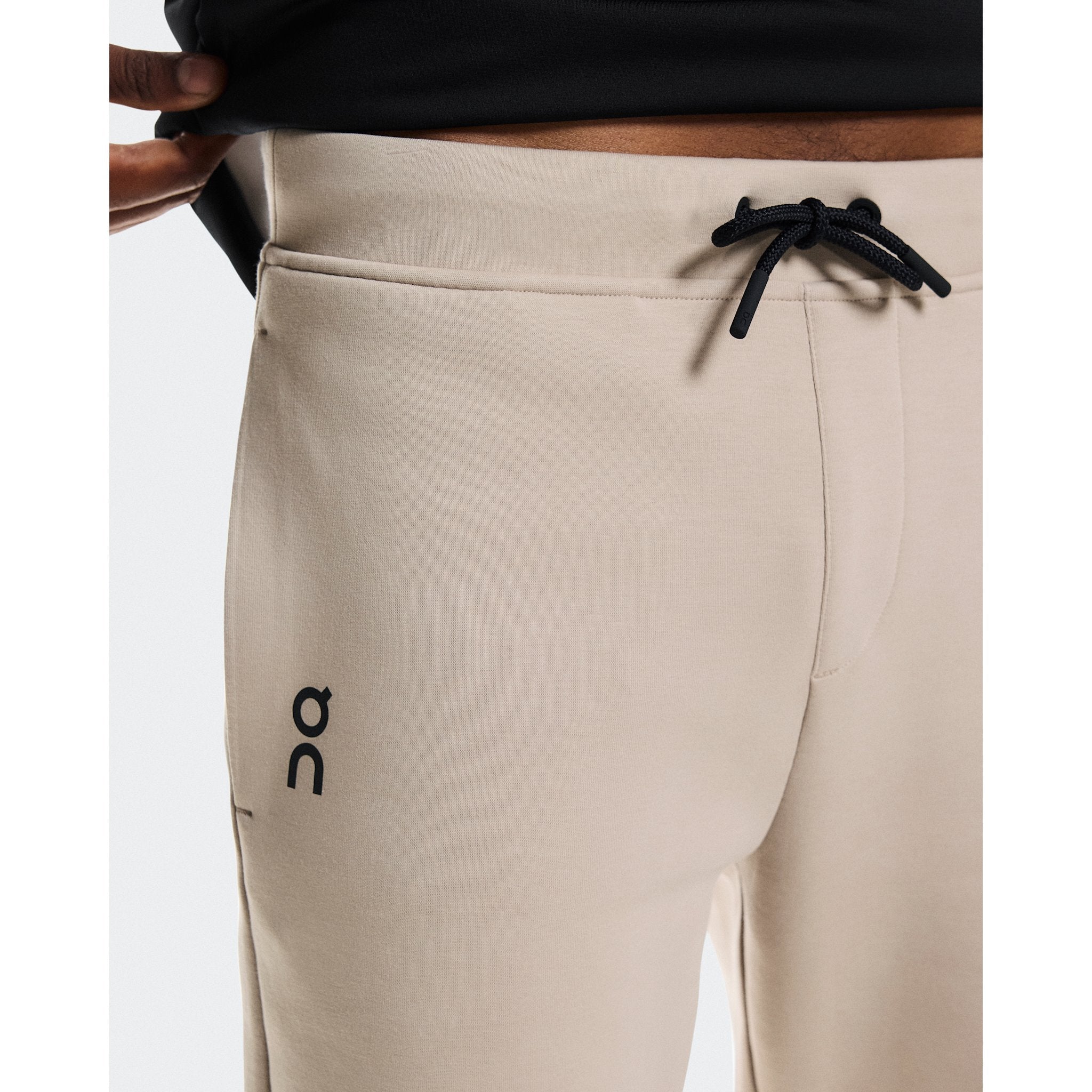 On Focus Tech Sweatpants Desert