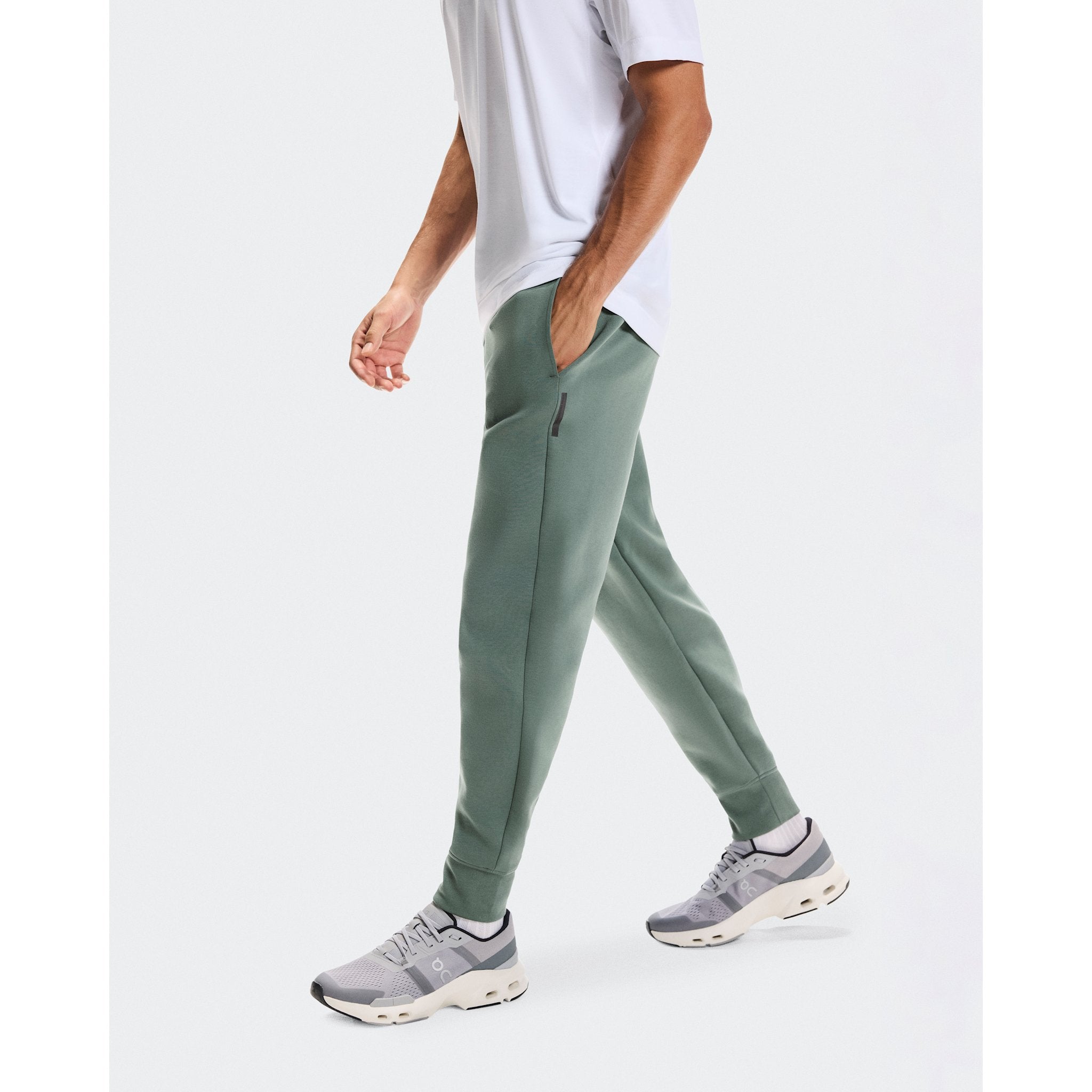 On Focus Tech Sweatpants Olive