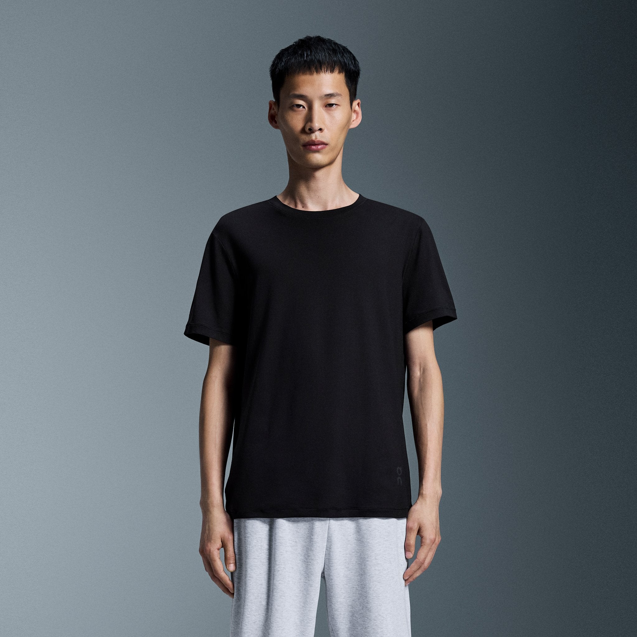 On Studio-T Black