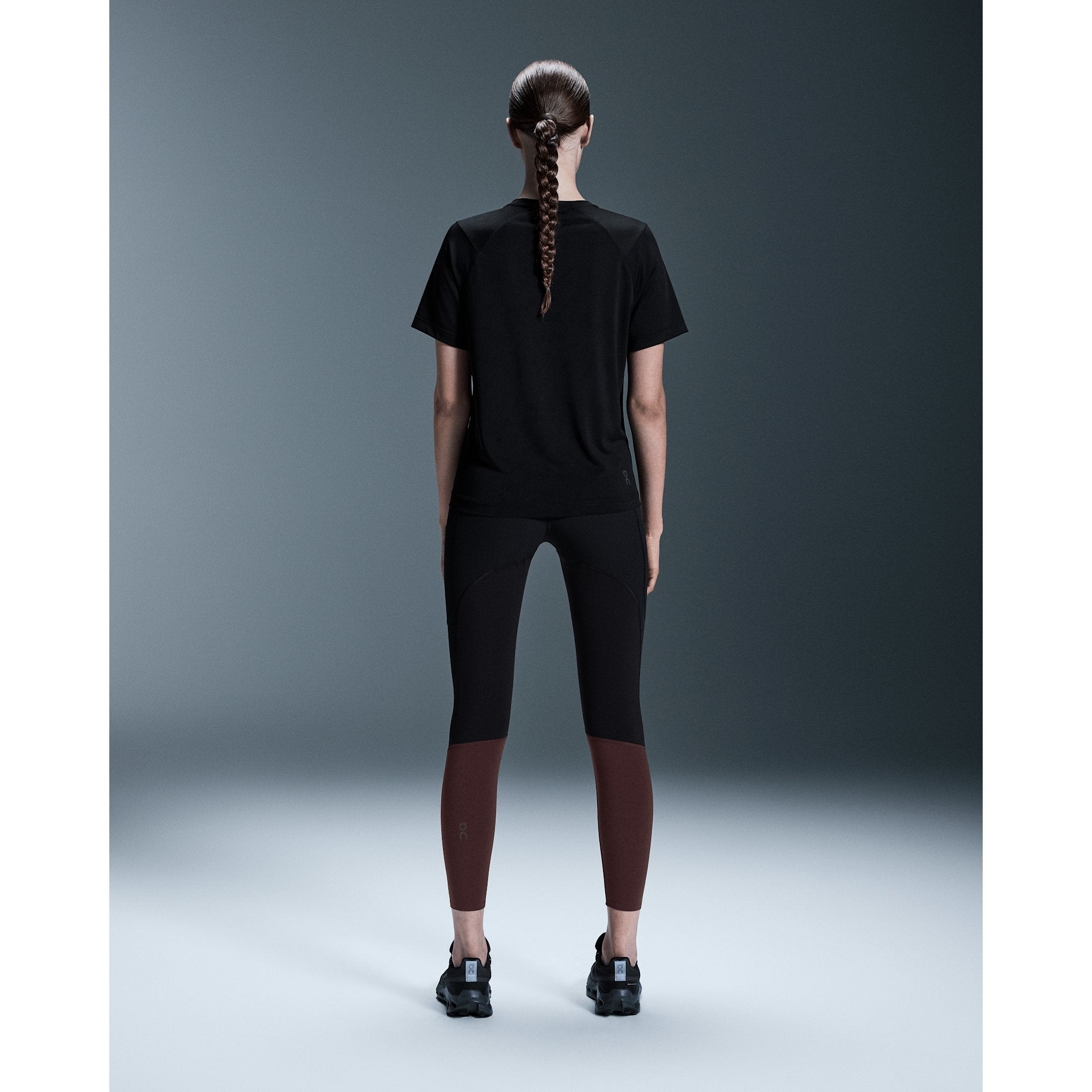 On Trek Tight Black | Mulberry