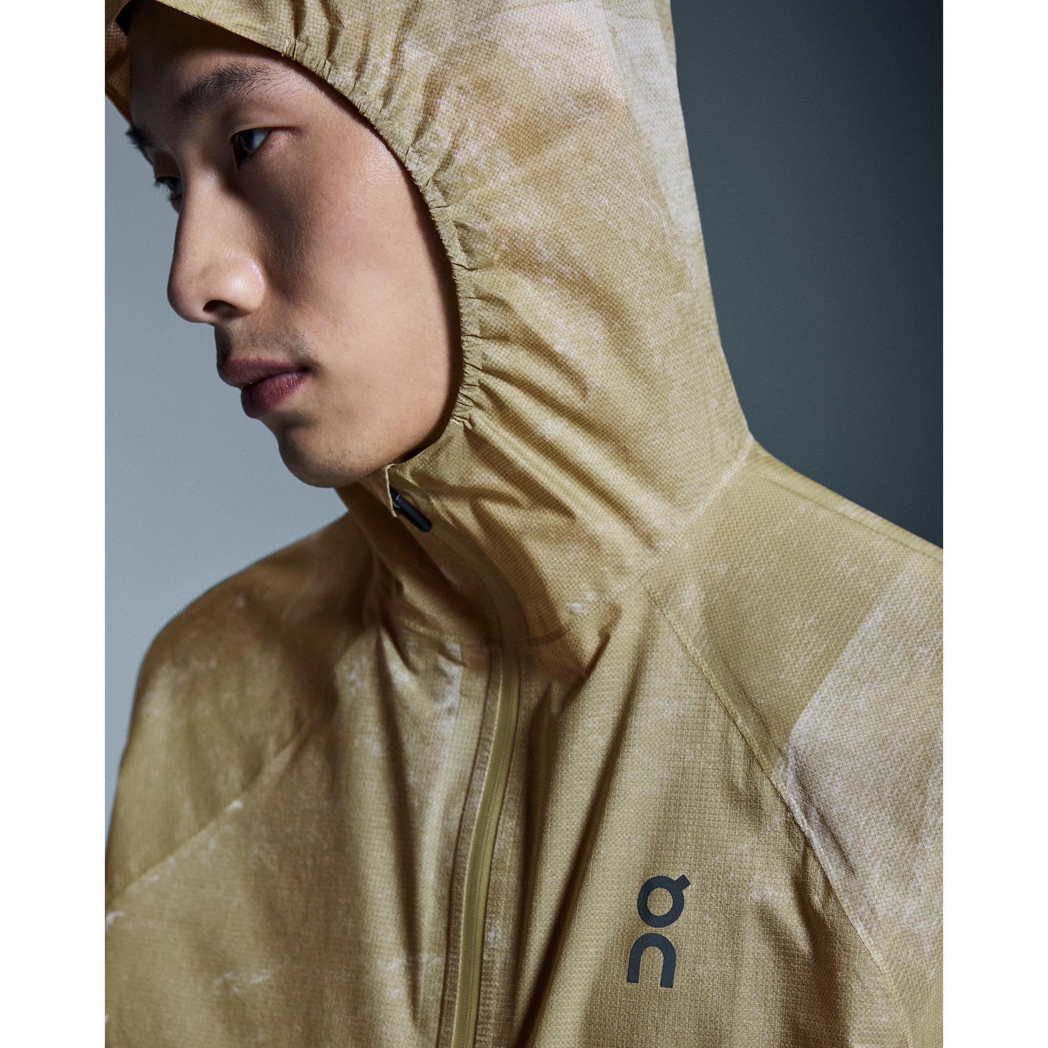 On Ultra Jacket White | Caper