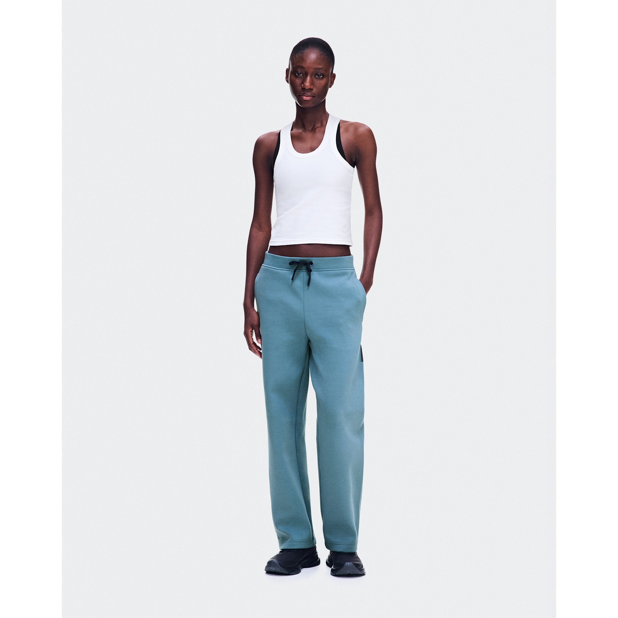 On Focus Tech Sweatpants Agave
