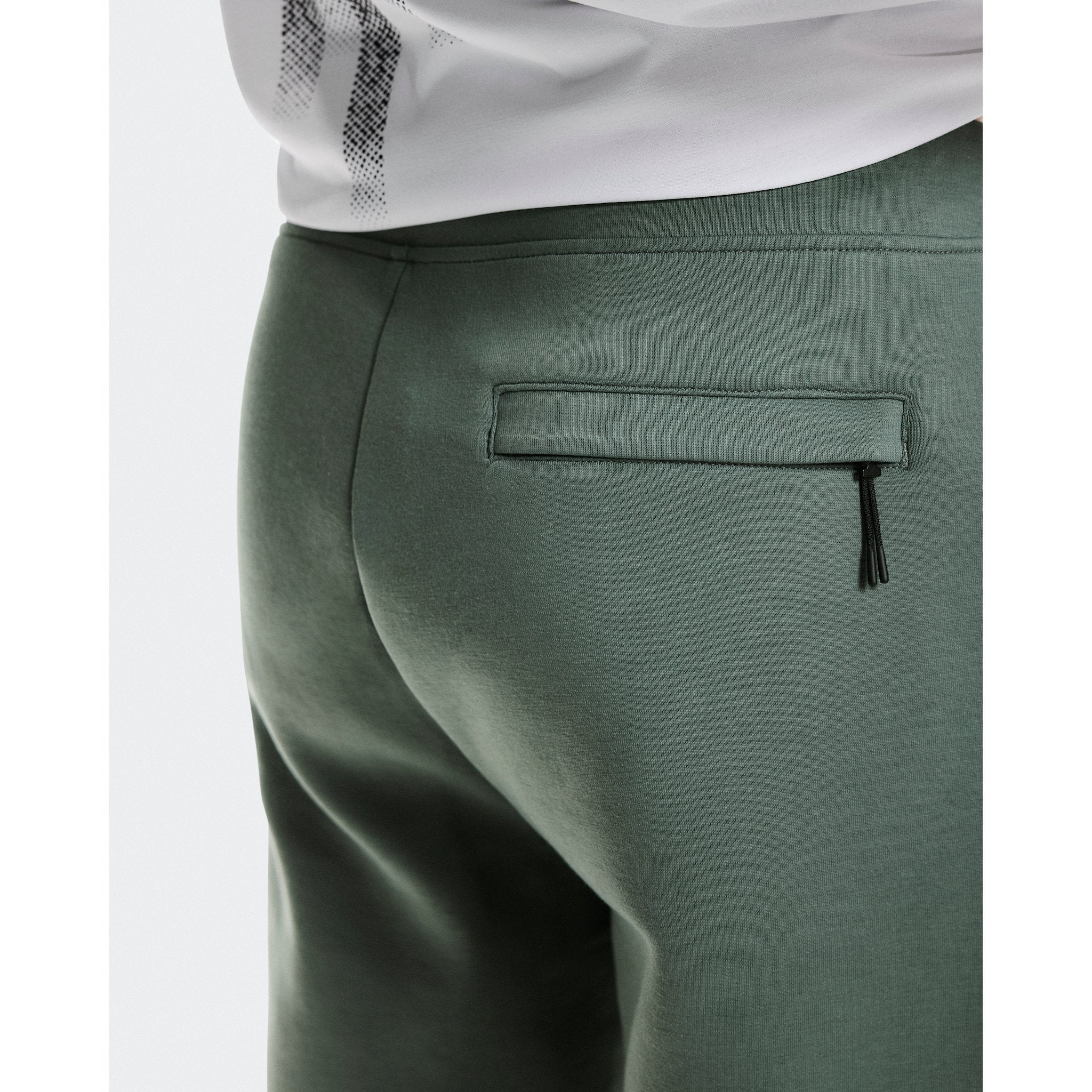 On Focus Tech Sweatpants Olive