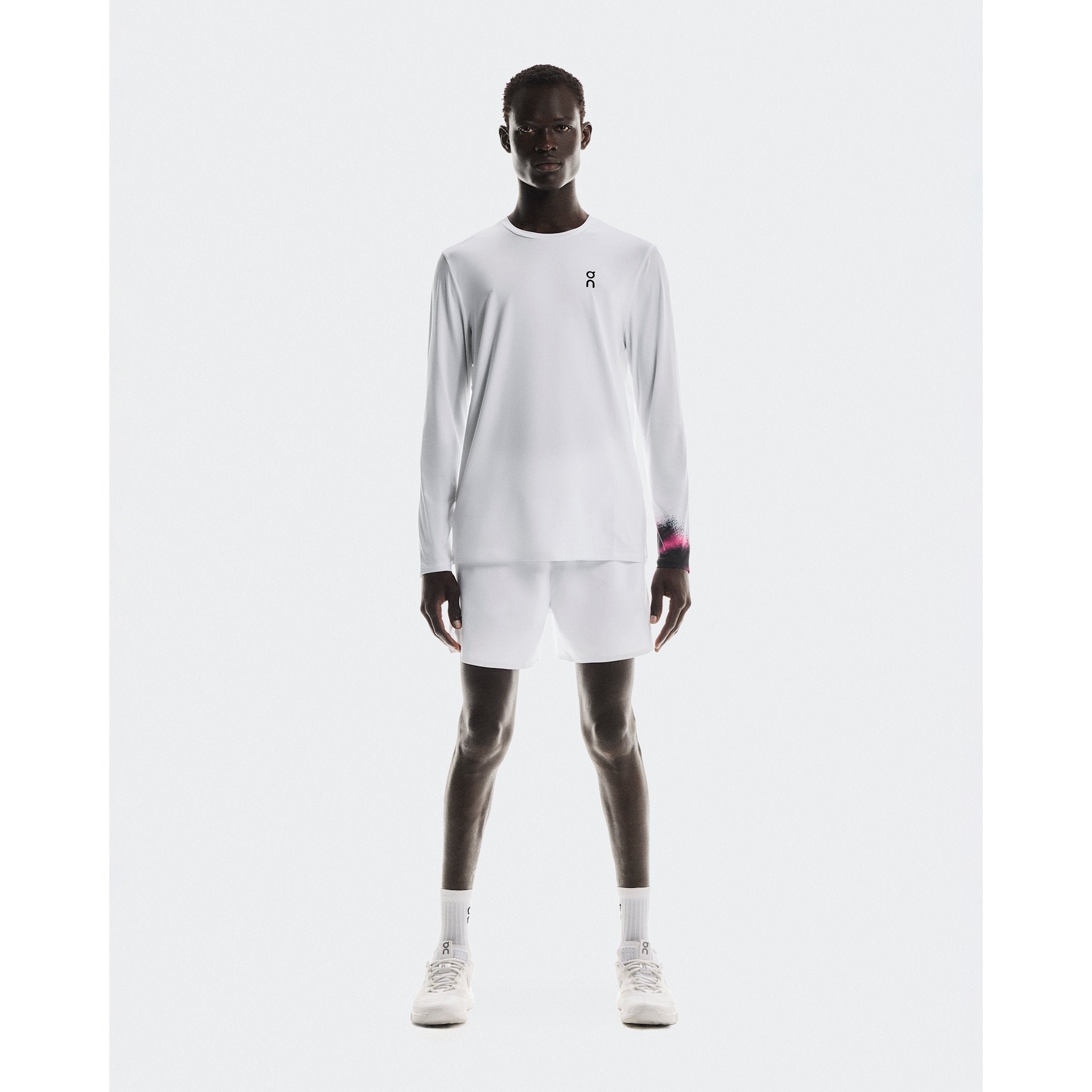 On Court Long-T White | Black