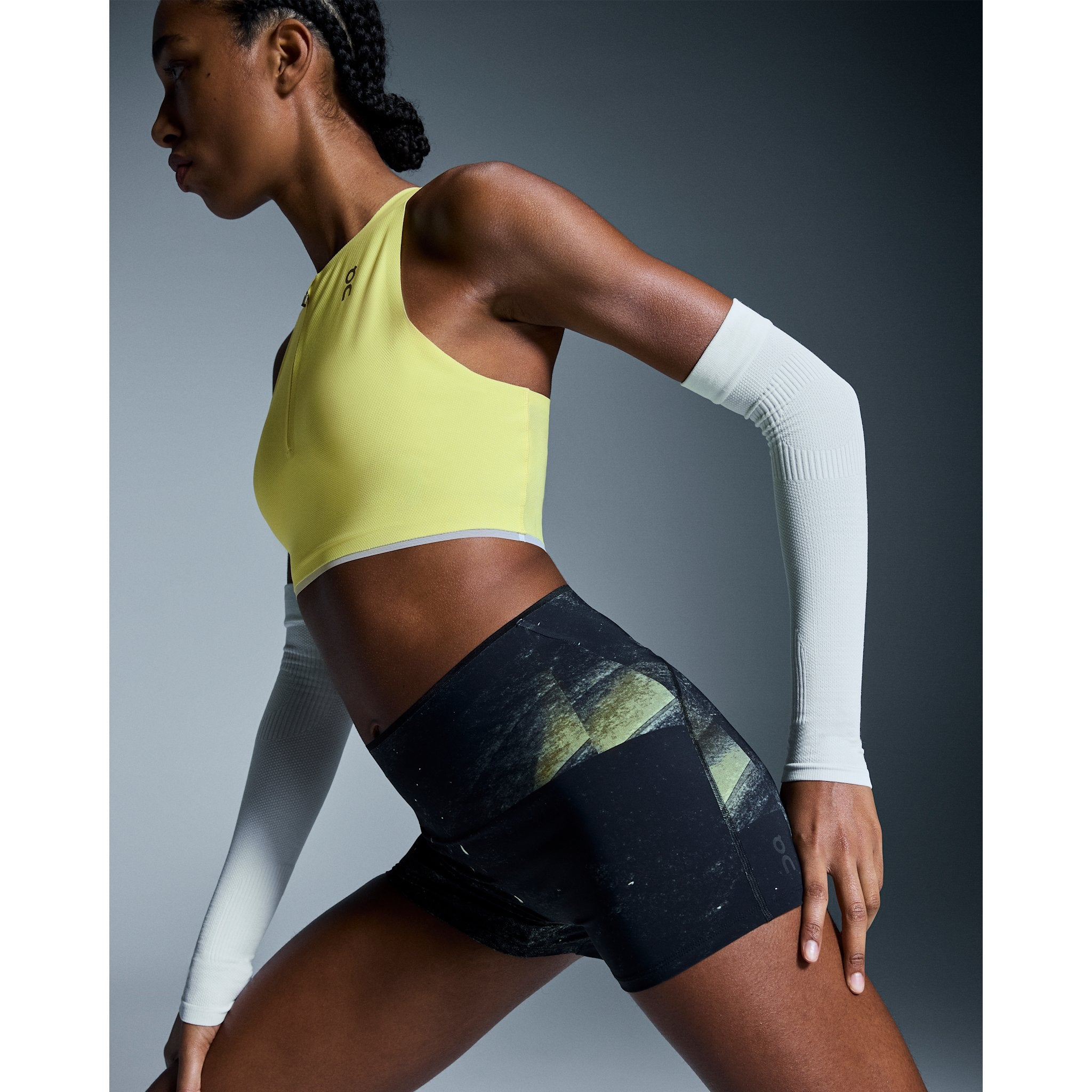 On Race Tights Short Black | Limelight