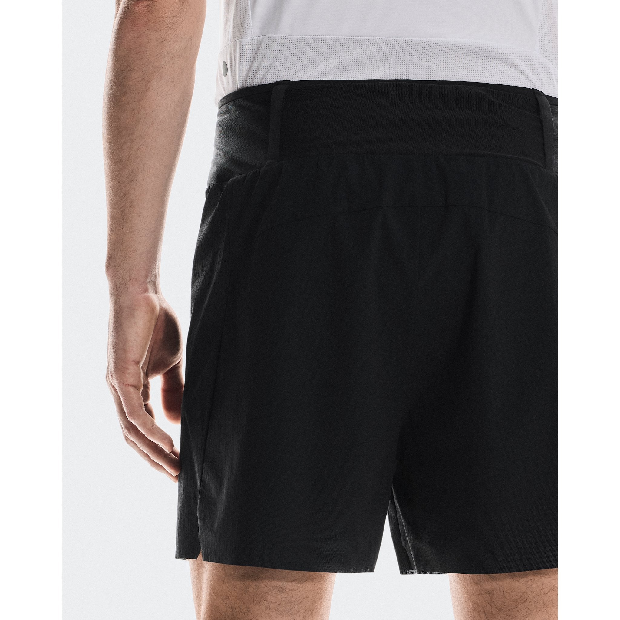 On Ultra Shorts Black