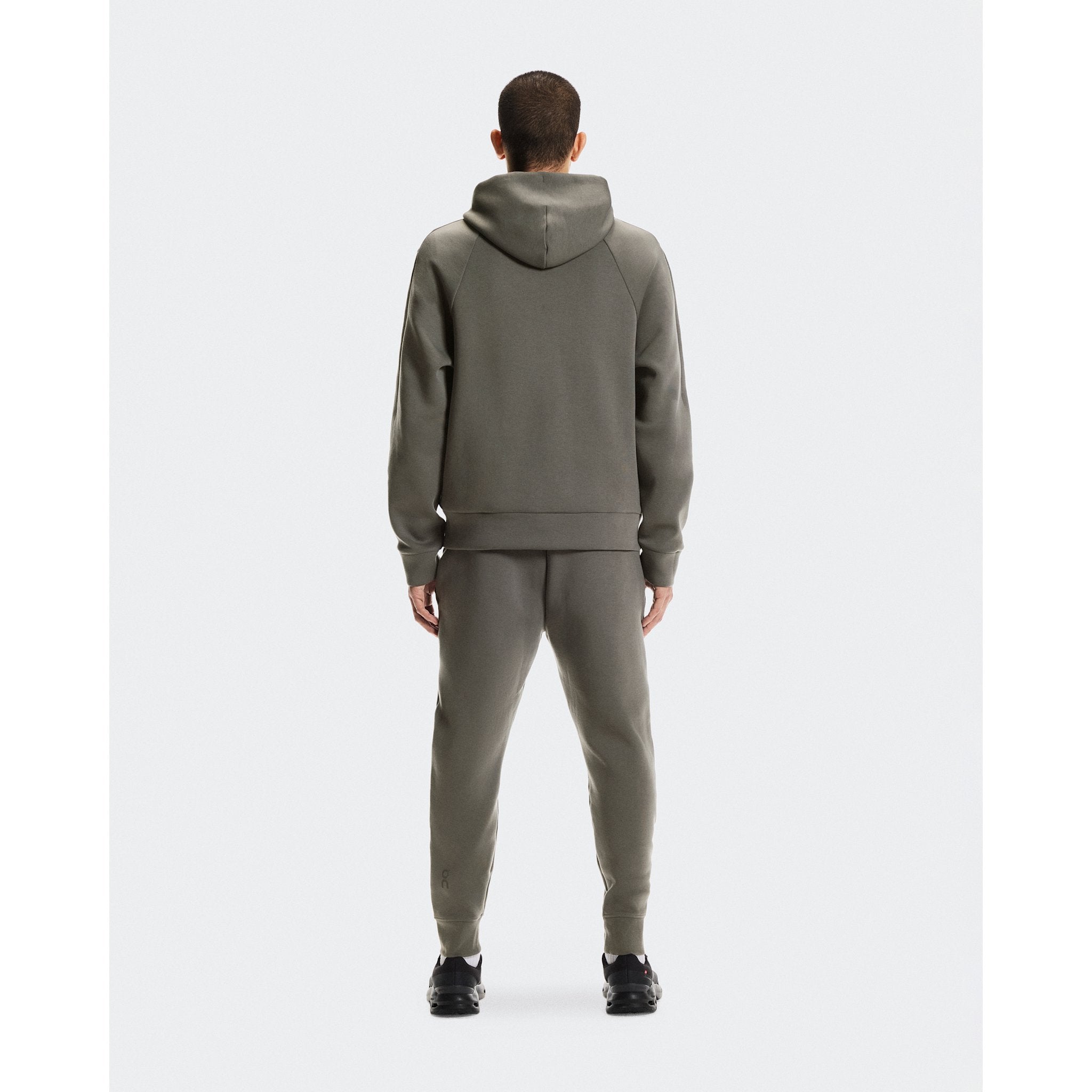 On Focus Tech Sweatpants Shadow