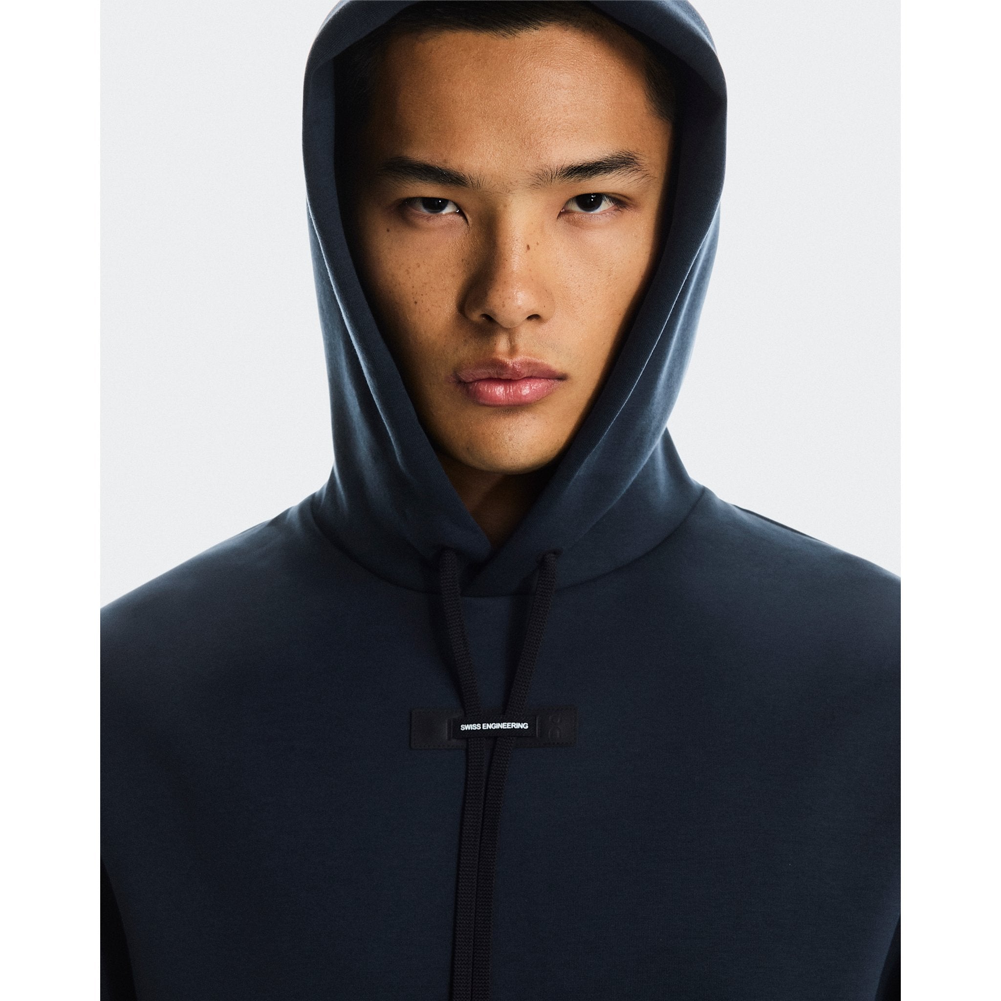 On Focus Tech Hoodie Navy