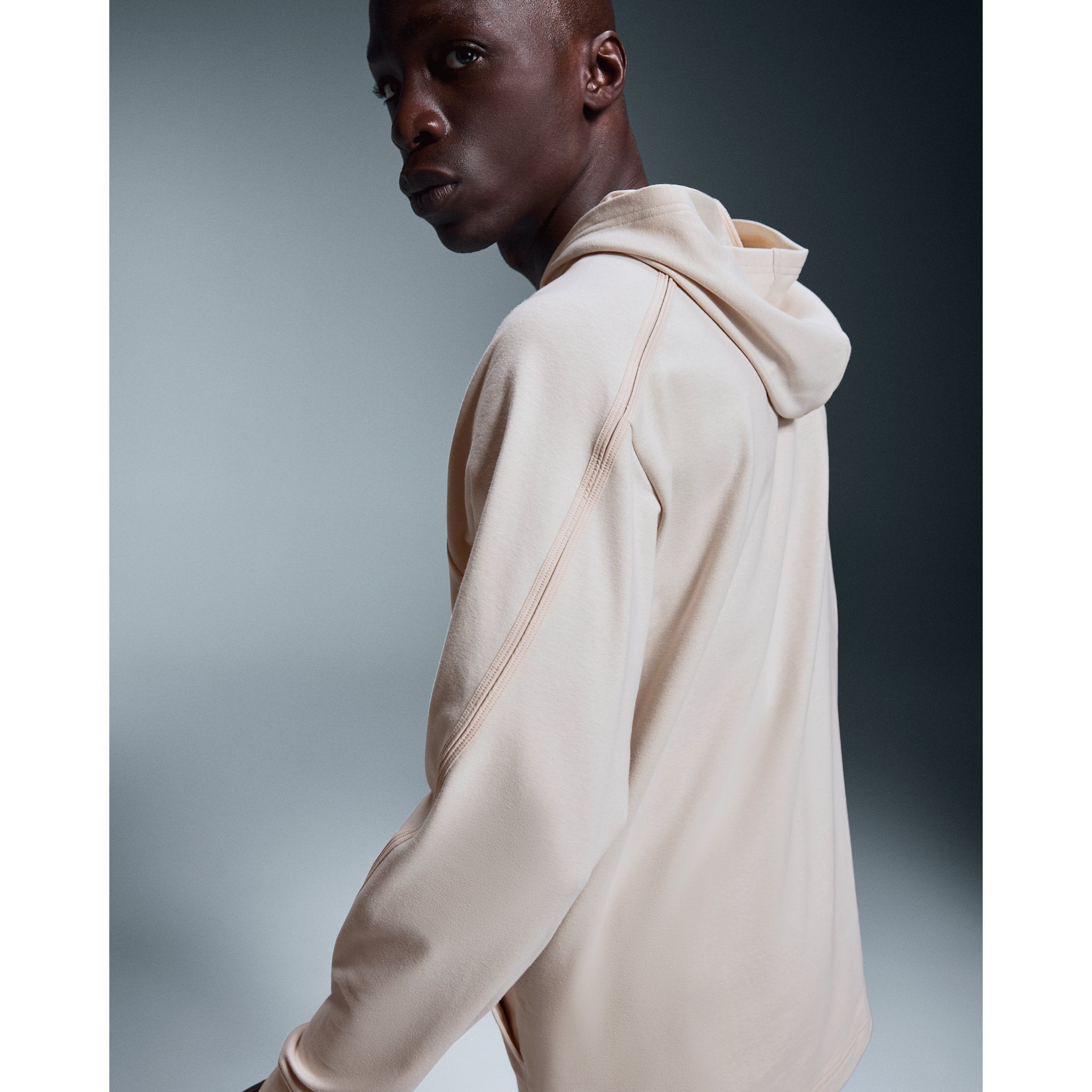 On Movement Hoodie Sand