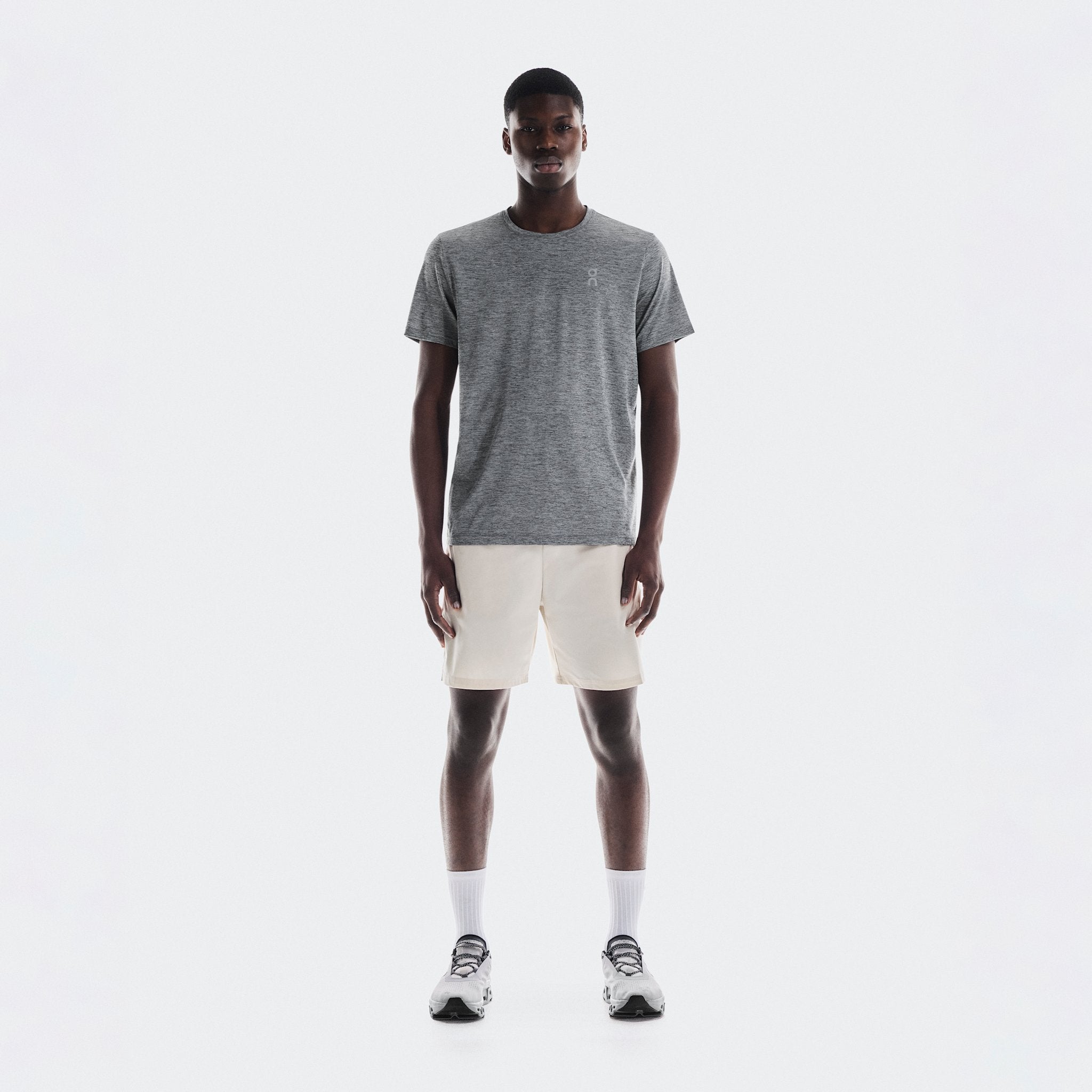 On 7" Core Shorts Sand