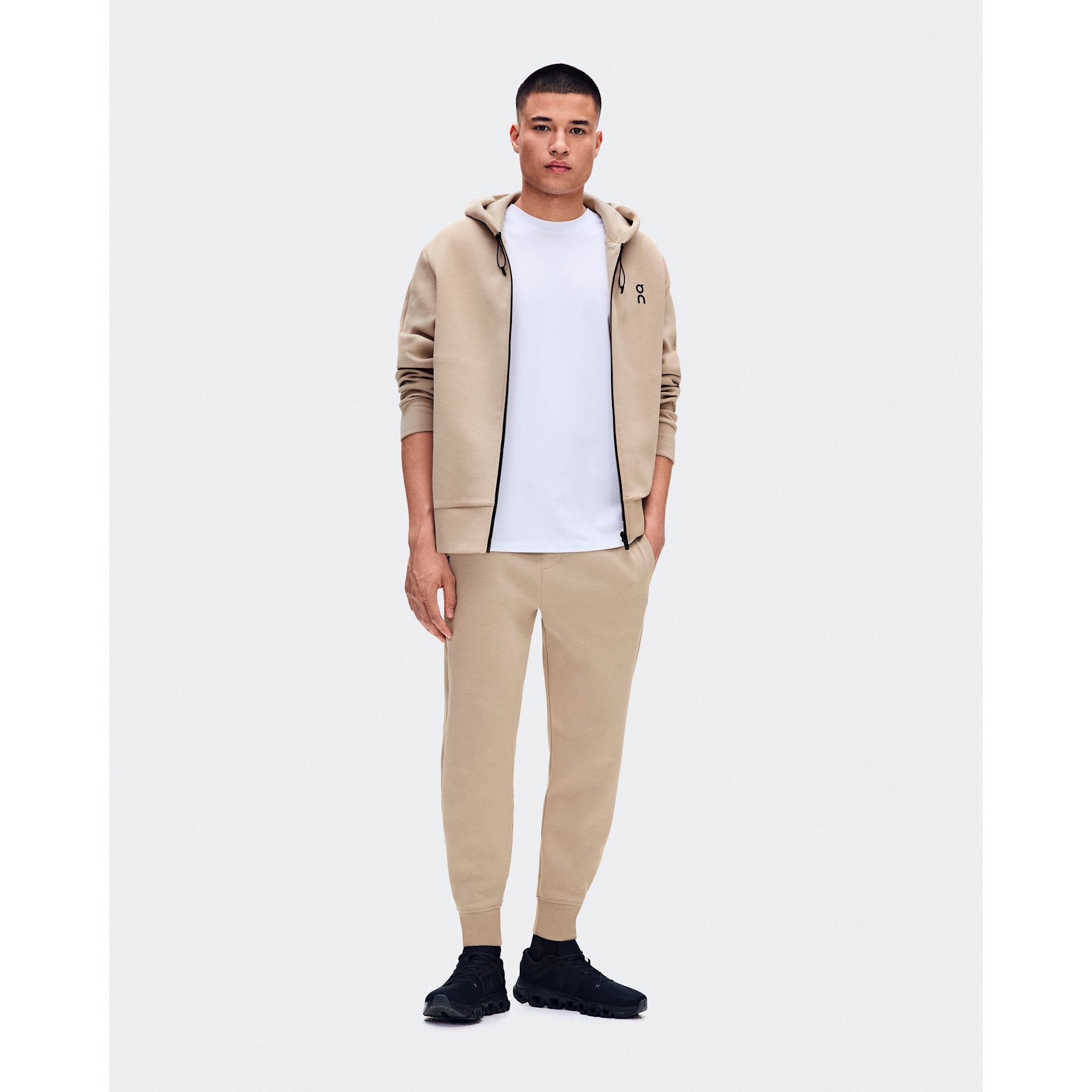 On Focus Tech Zip Hoodie Desert