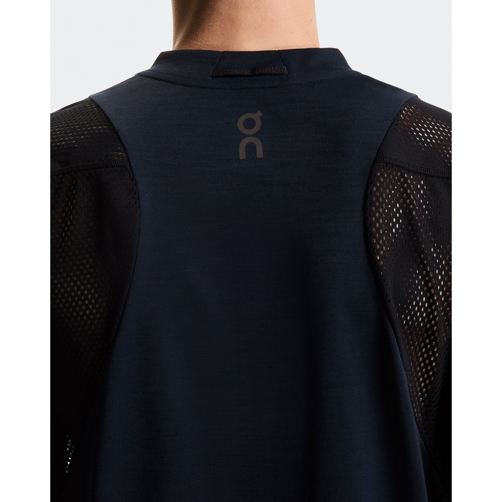 On Train Volt-T Navy