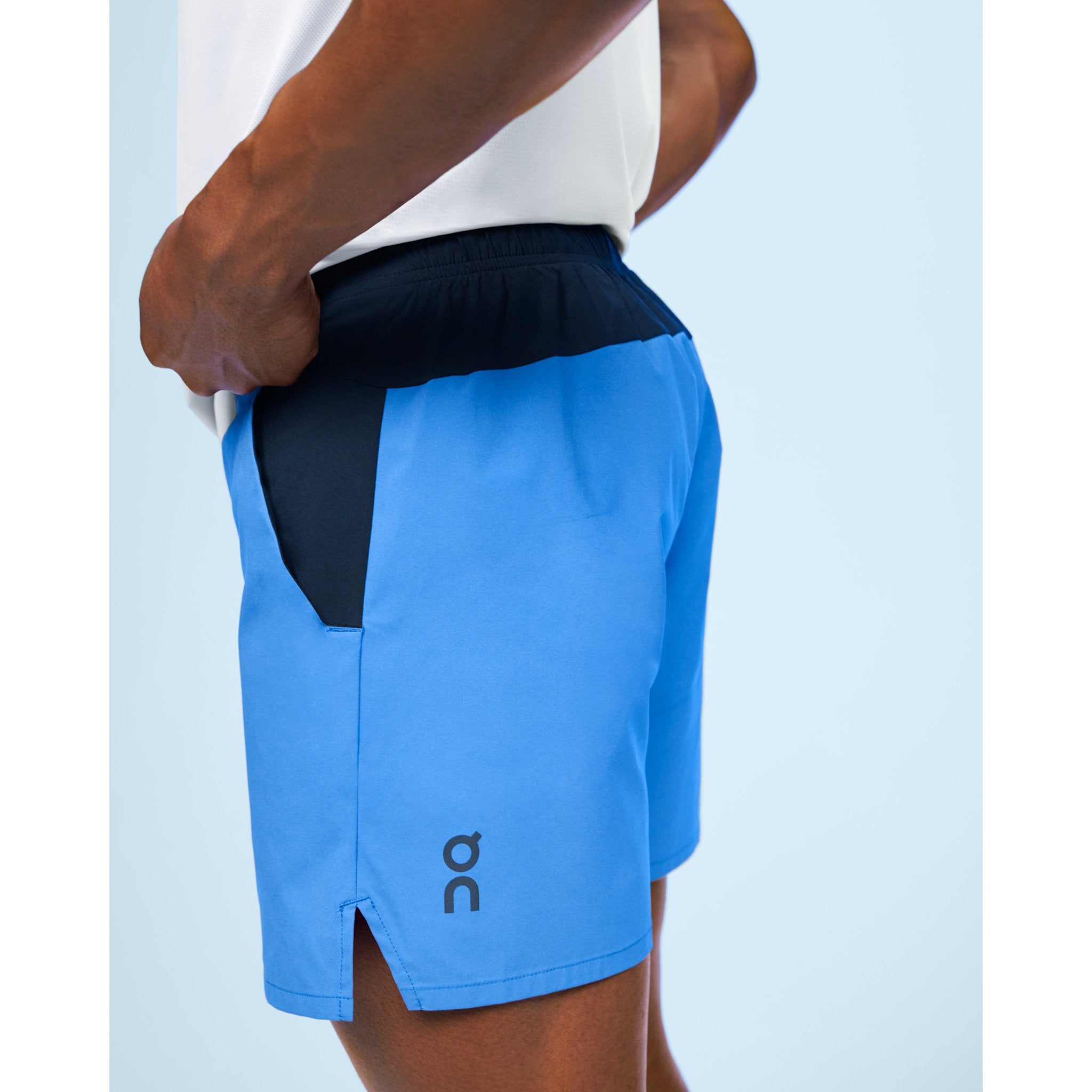 On Essential Shorts Cobalt | Black