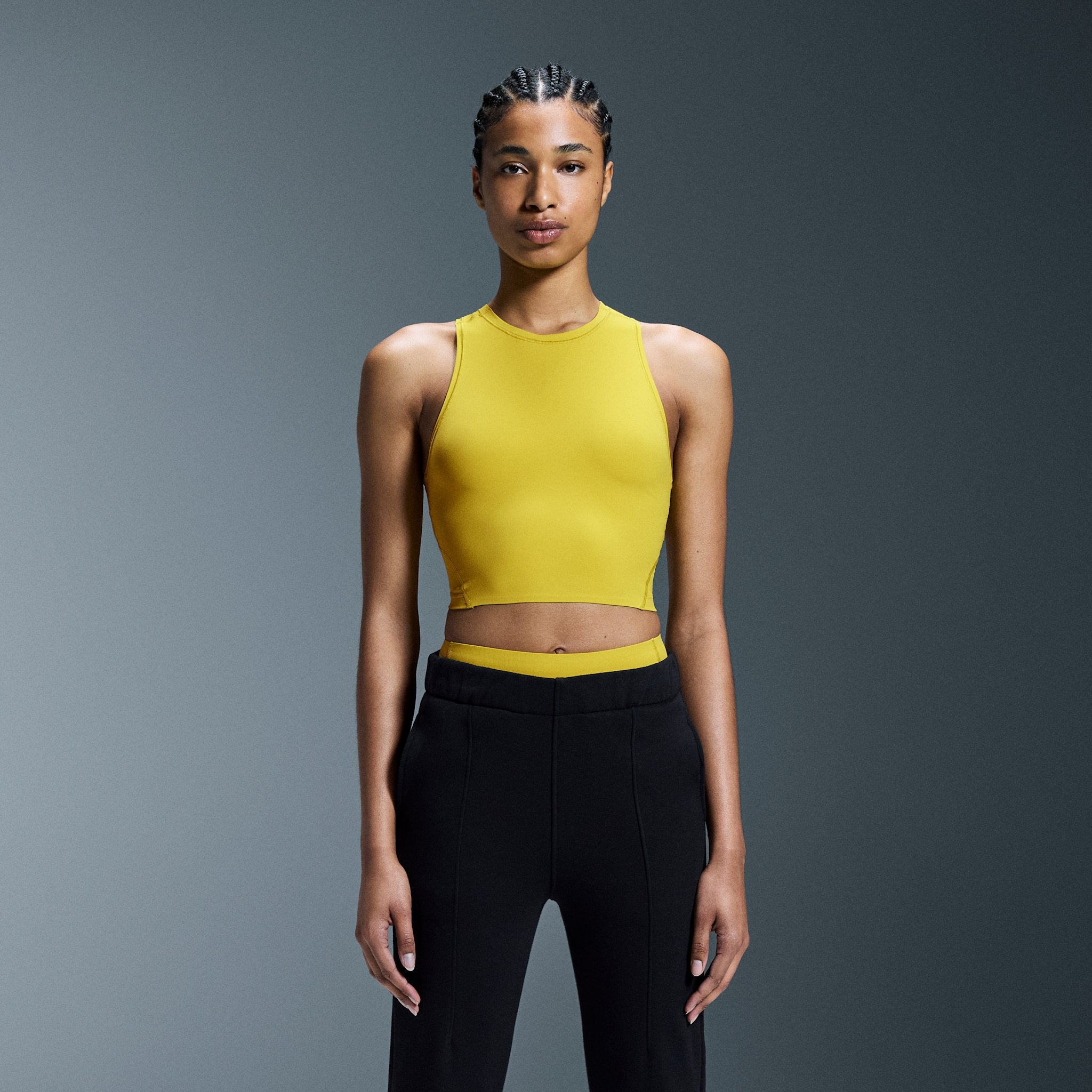 On Movement Crop Black