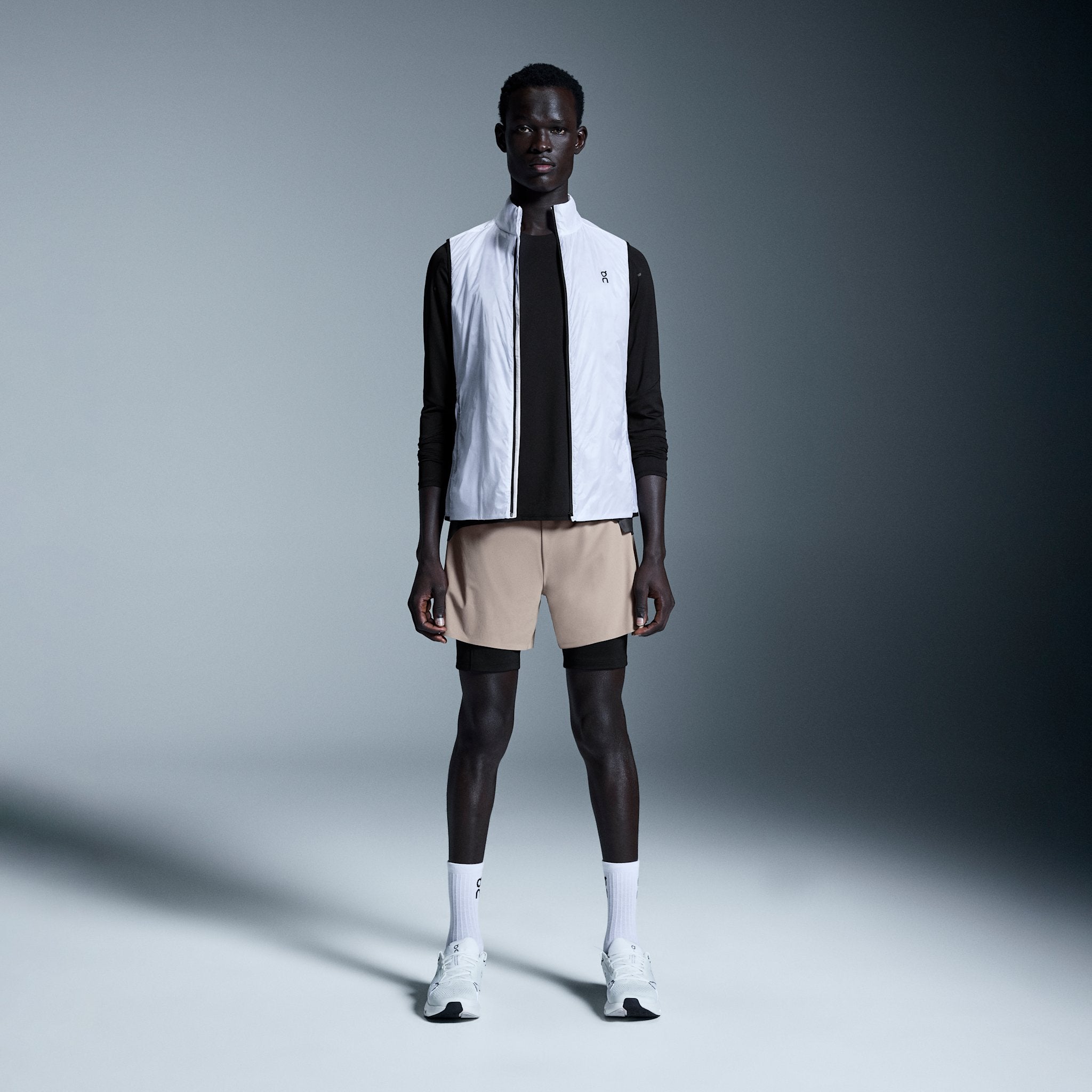 On 5" Performance 2/1 Shorts Cinder | Black