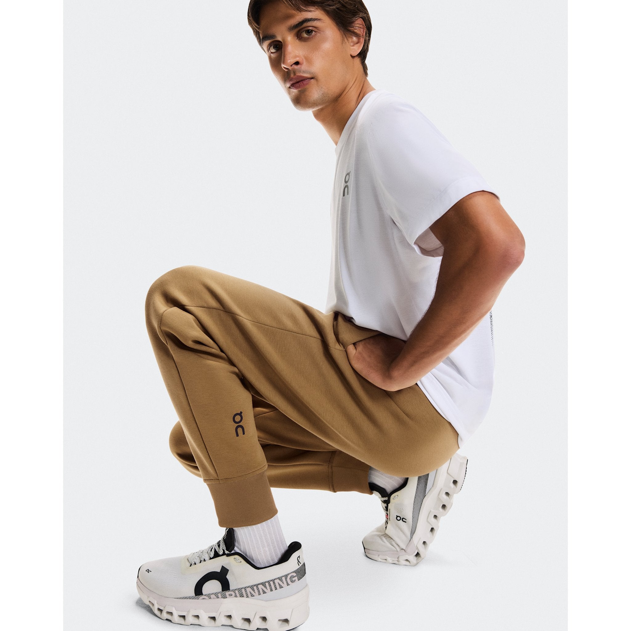 On Focus Tech Sweatpants Nutmeg