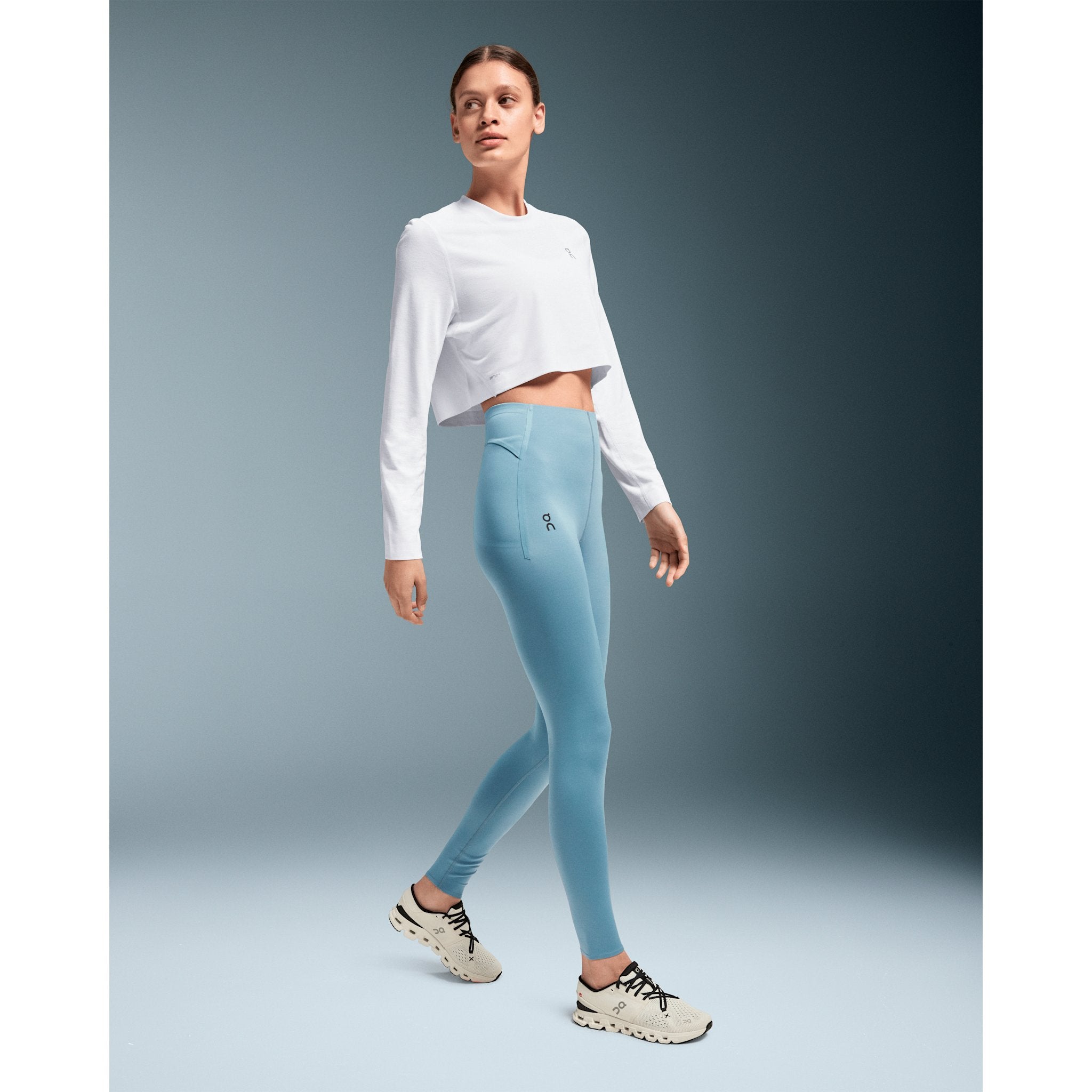 On Active Long-T Crop Graphic White
