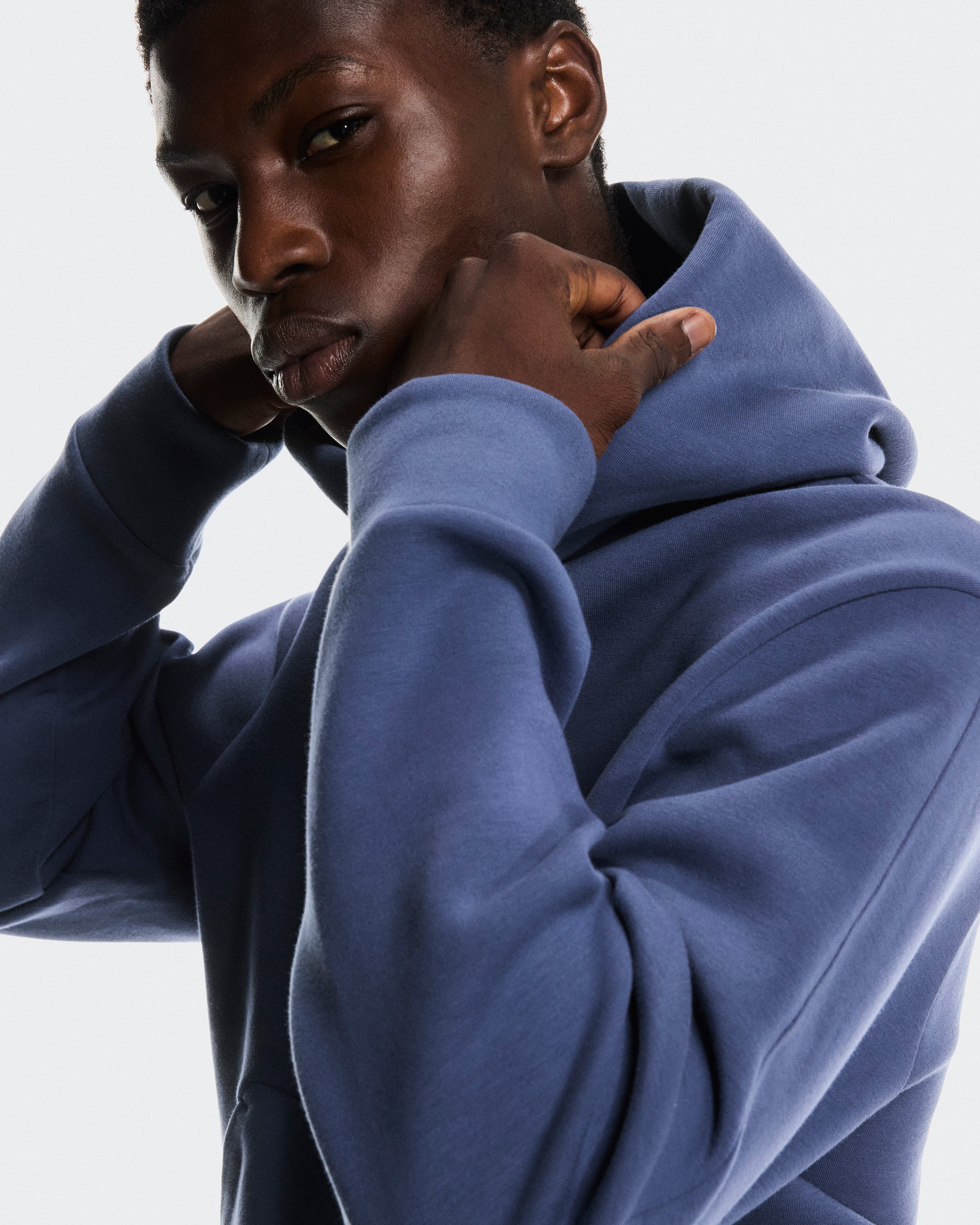 On Focus Tech Hoodie Acai