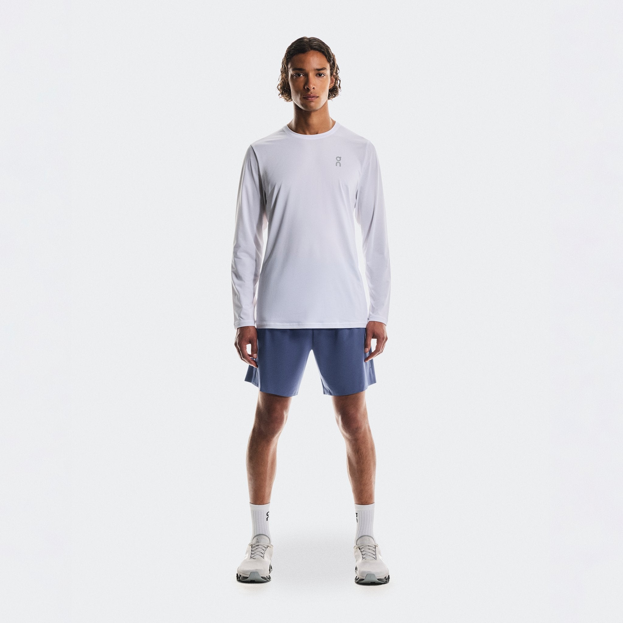 On 7" Performance Shorts Chambray