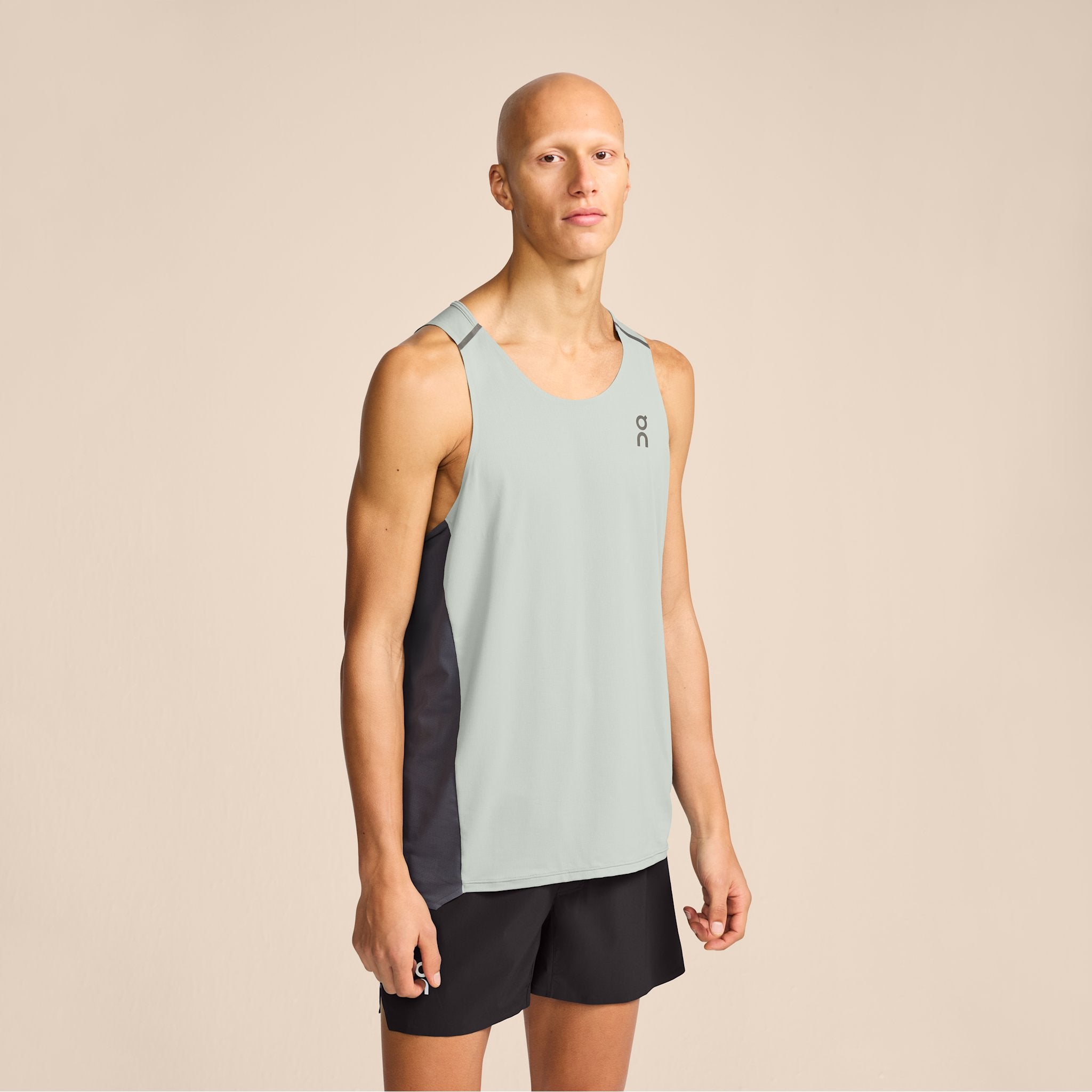 On Performance Tank Gourami | Rock