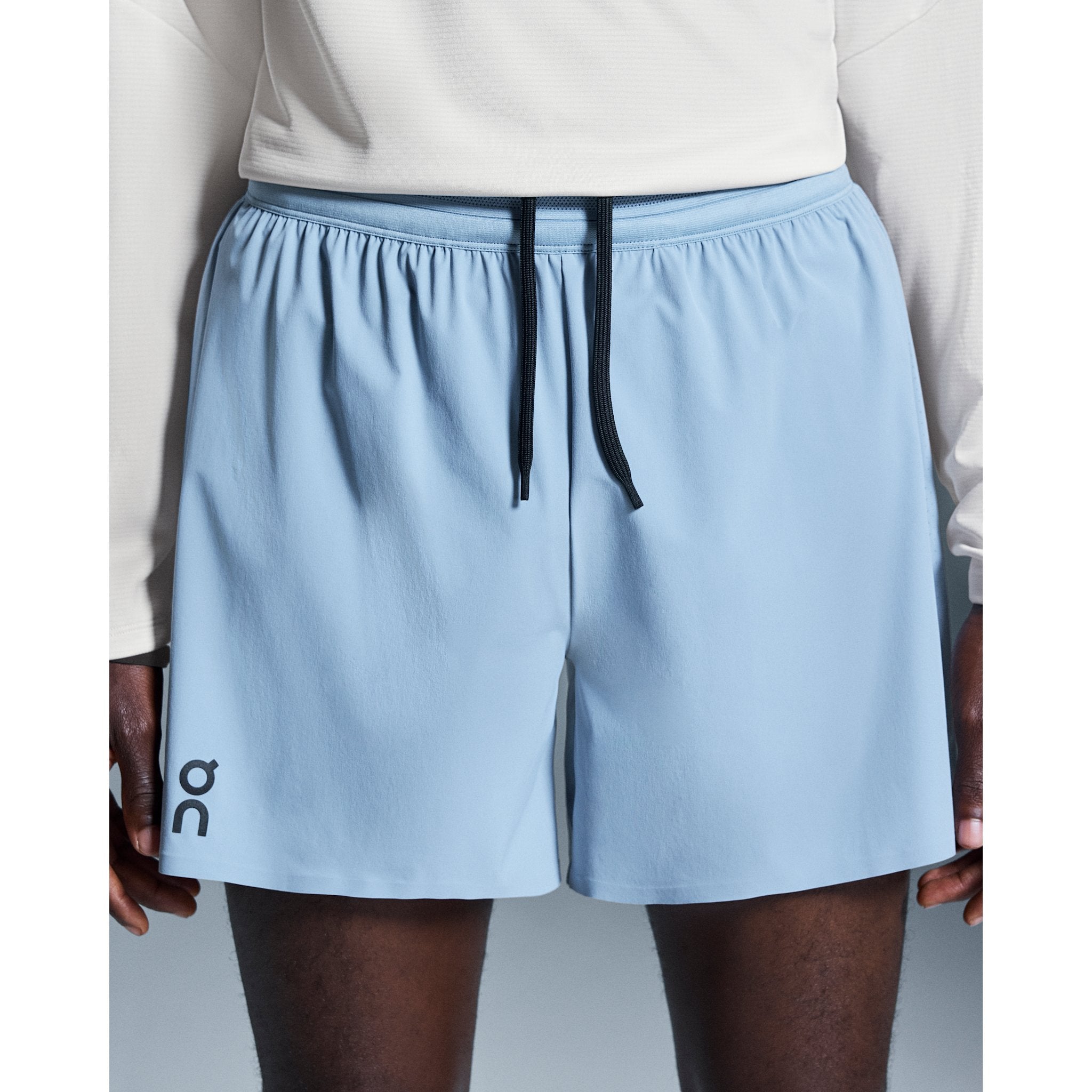 On 5" Performance Shorts Chambray