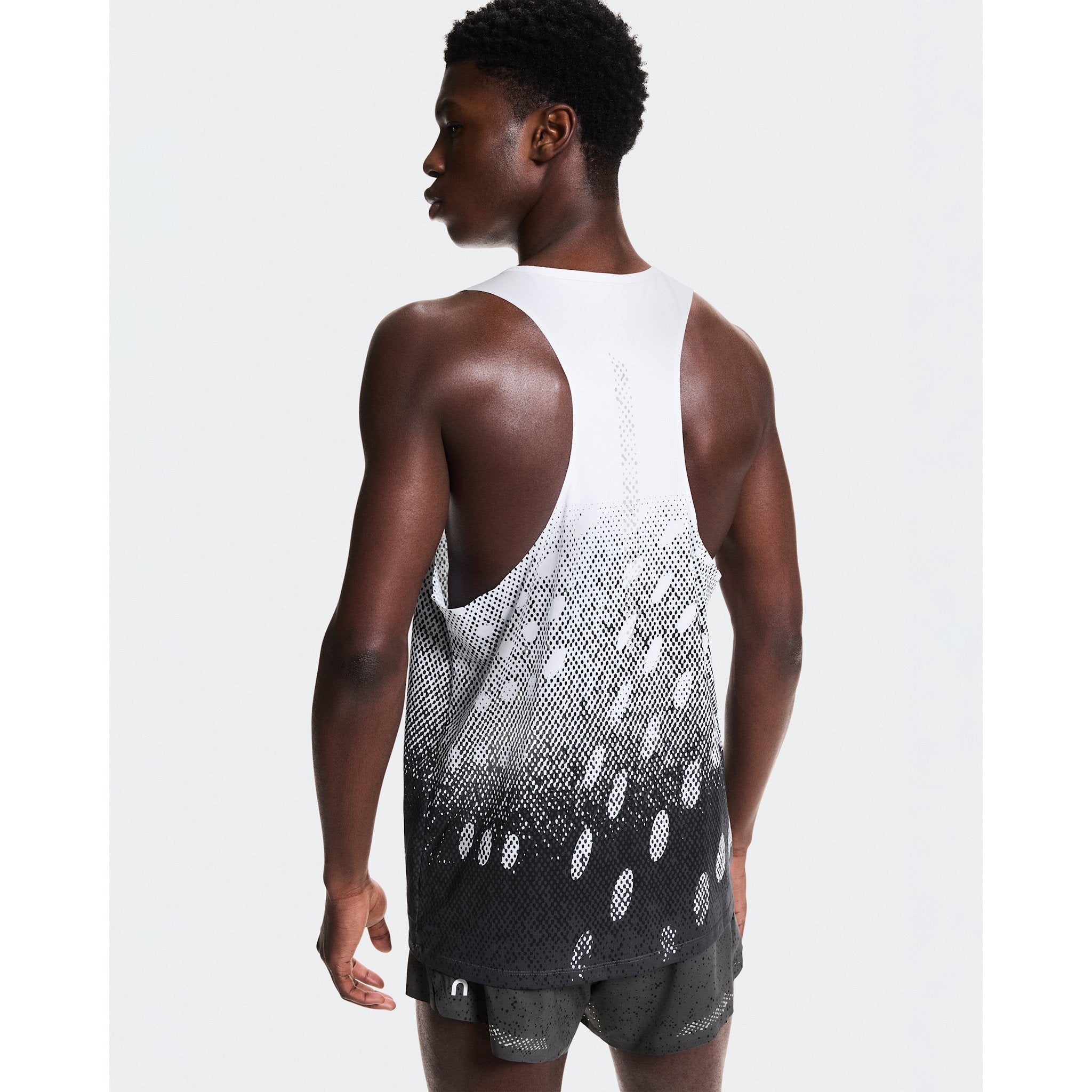 On Zero Singlet White | Iron
