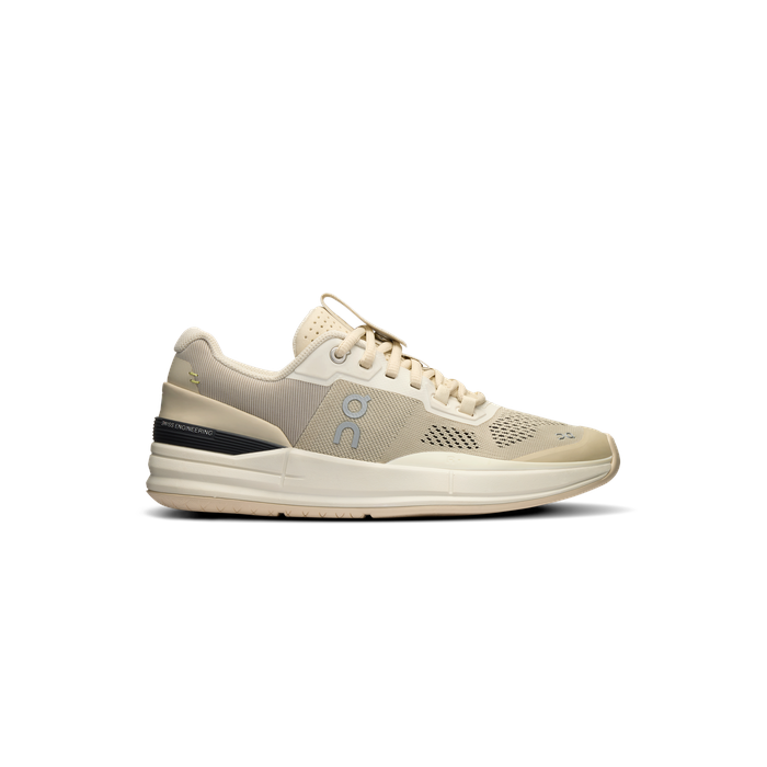 ON Running Women's THE ROGER Pro Sand | Ivory