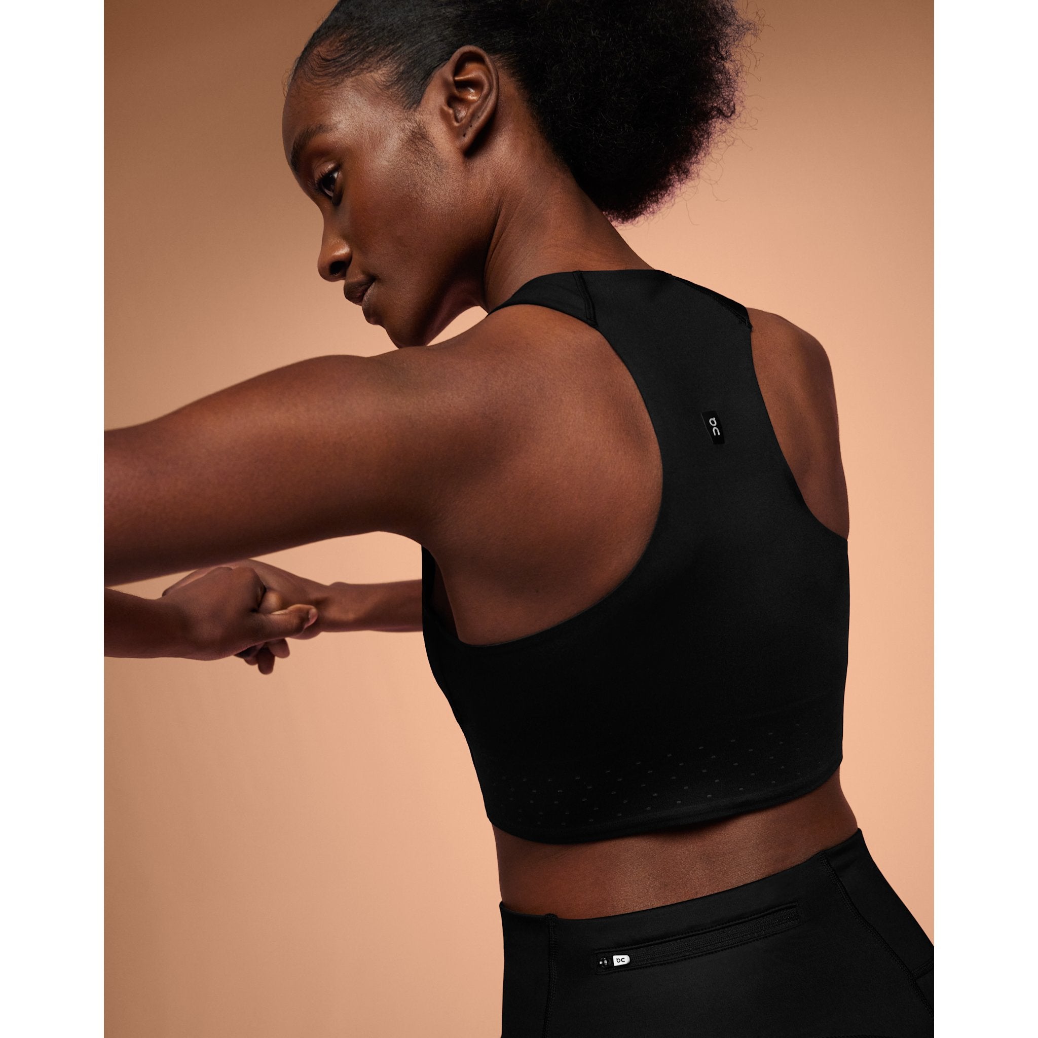 On Race Crop Black | Eclipse