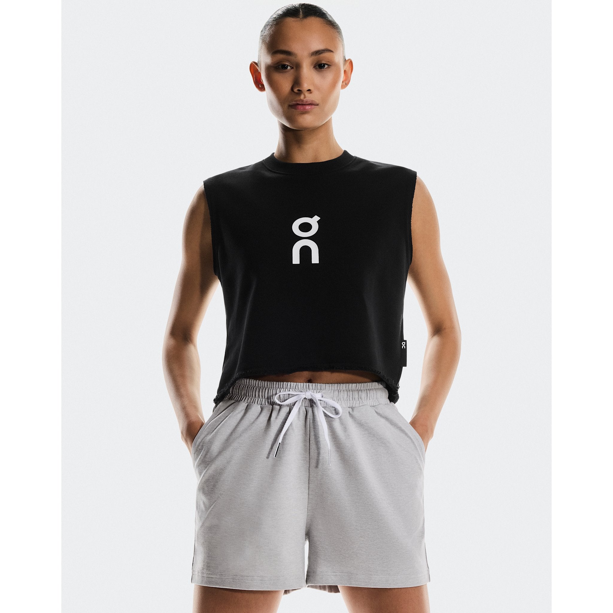 On Courtside Shorts Gravel