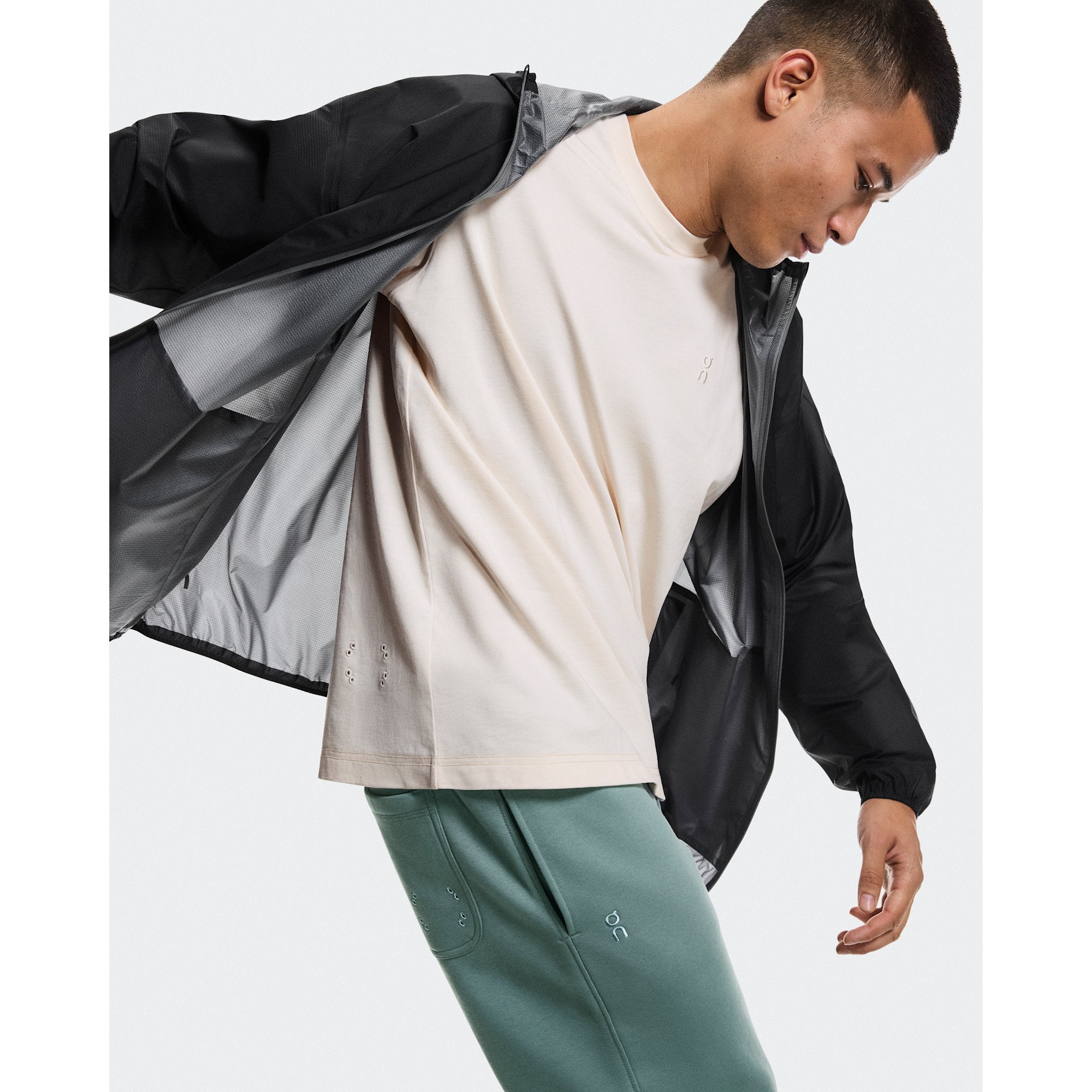 On Explore Lightweight Waterproof Jacket Black